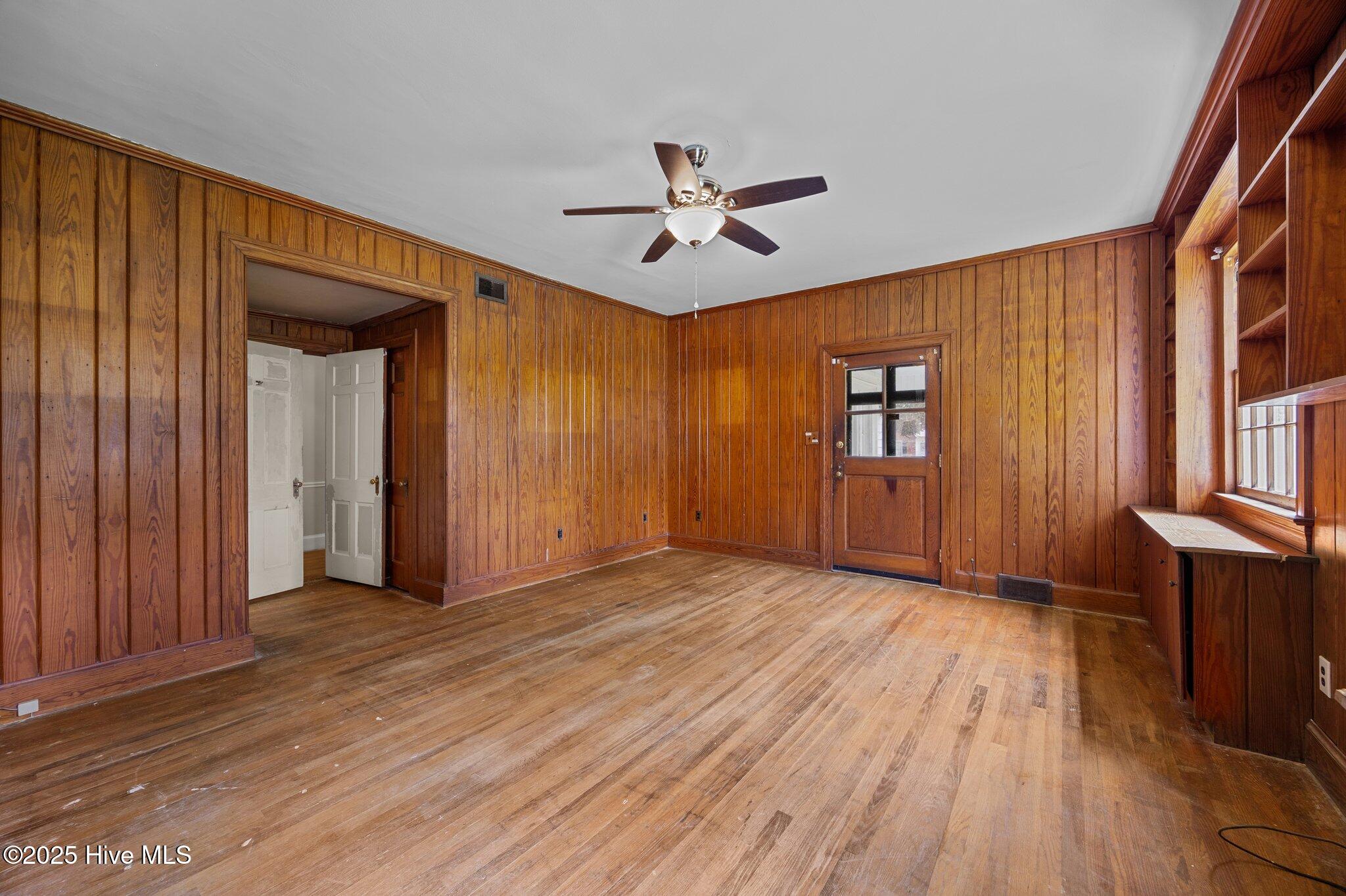 1200 W Lenoir Avenue