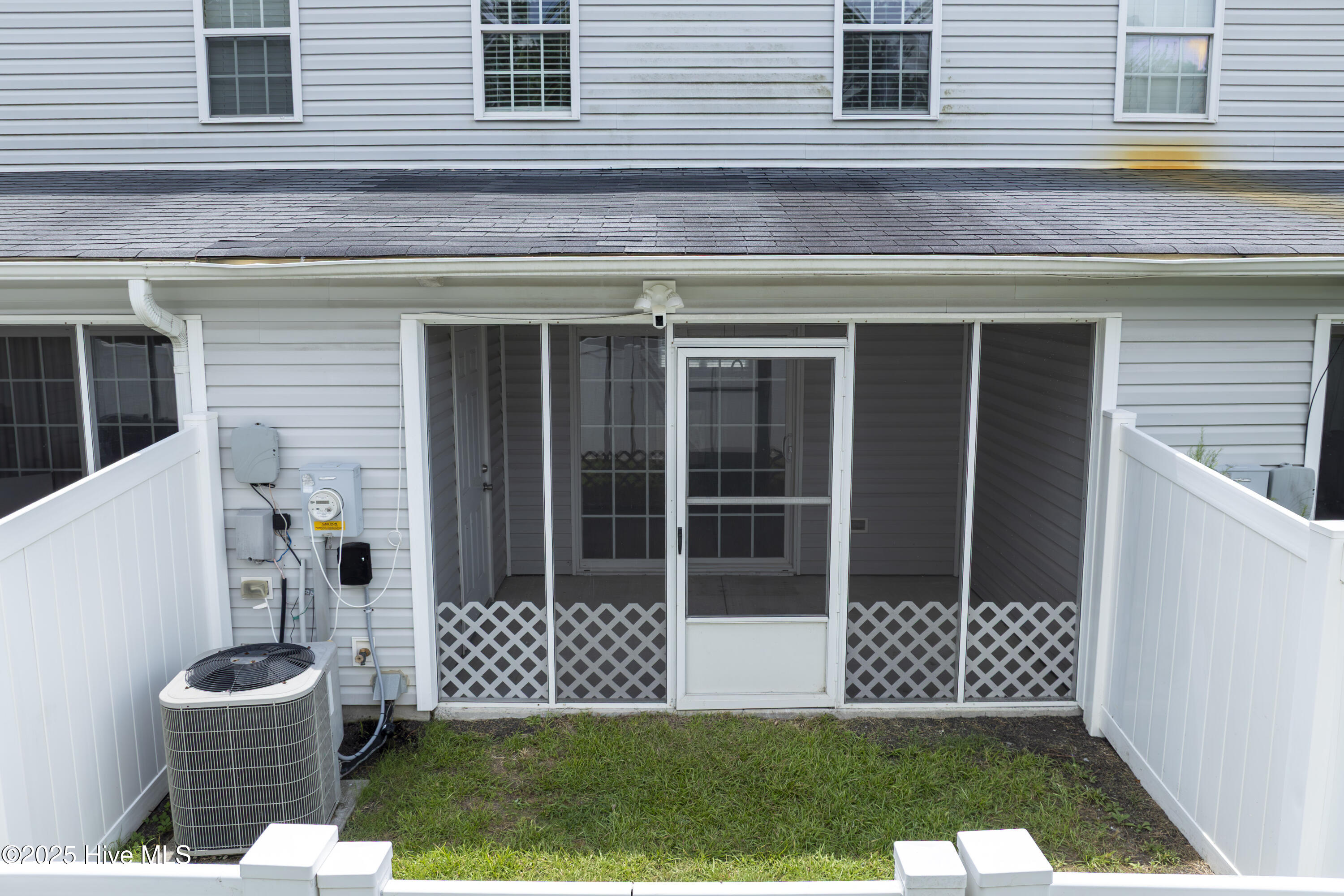 8006 Banister Loop