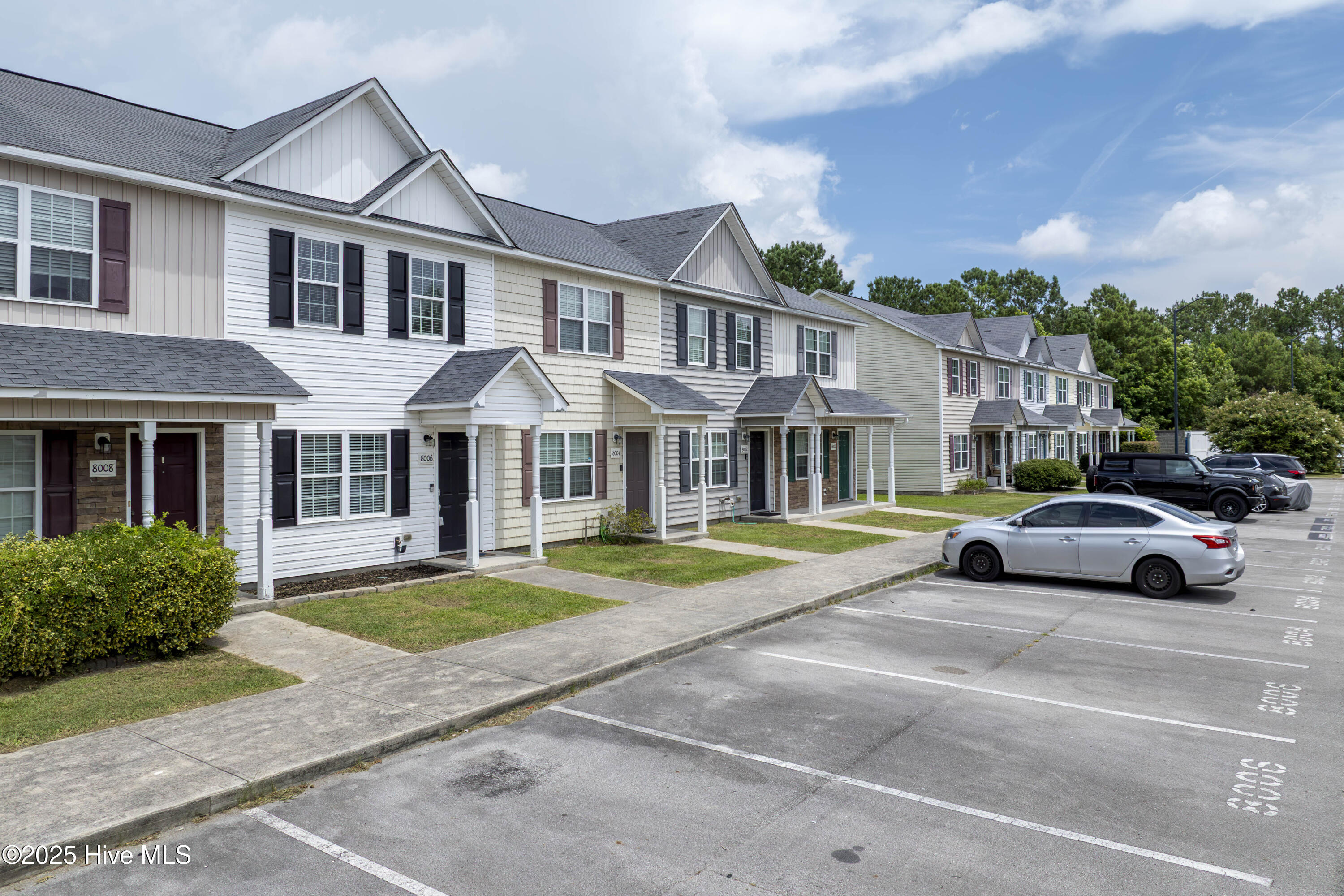 8006 Banister Loop