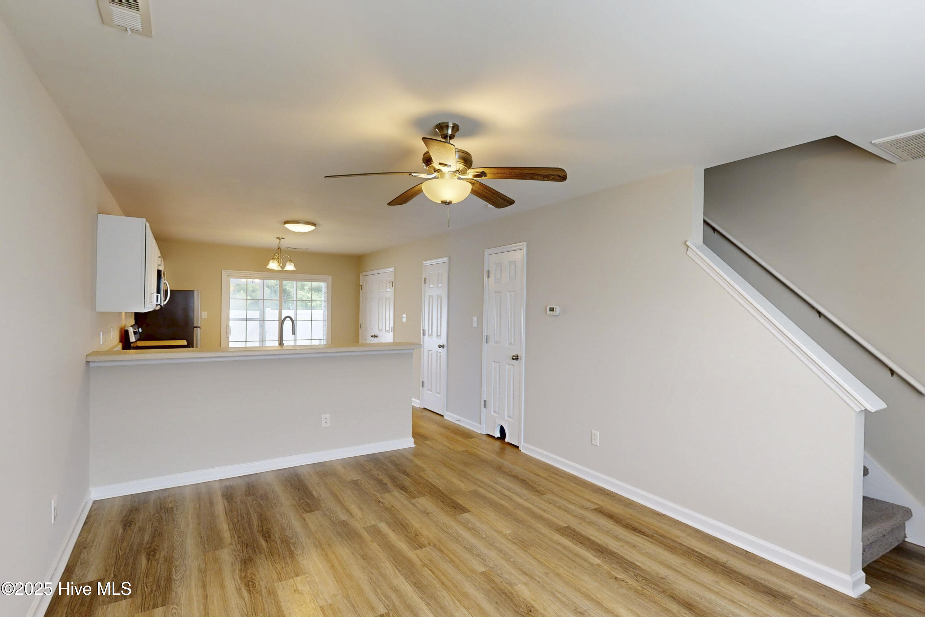 8006 Banister Loop