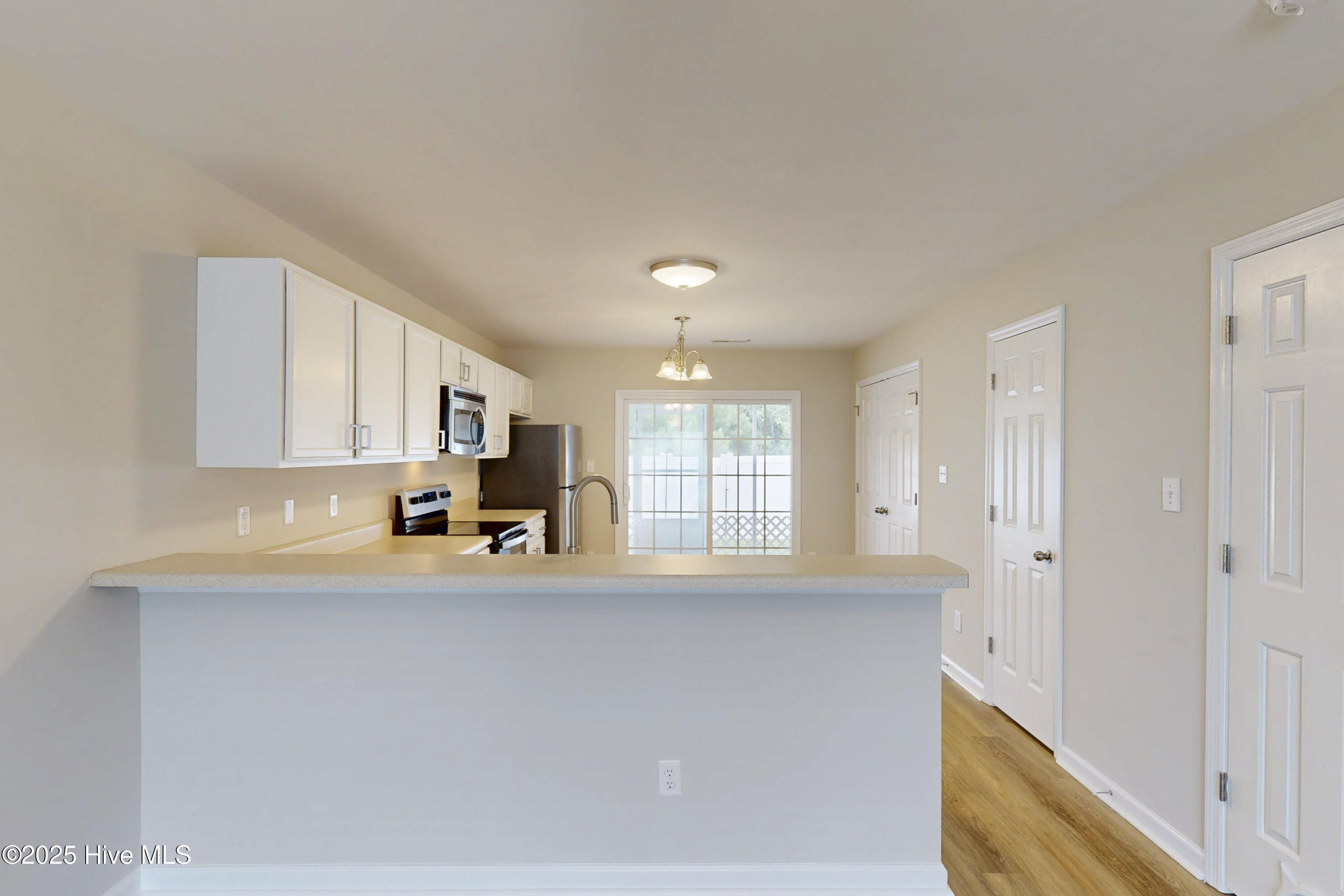 8006 Banister Loop