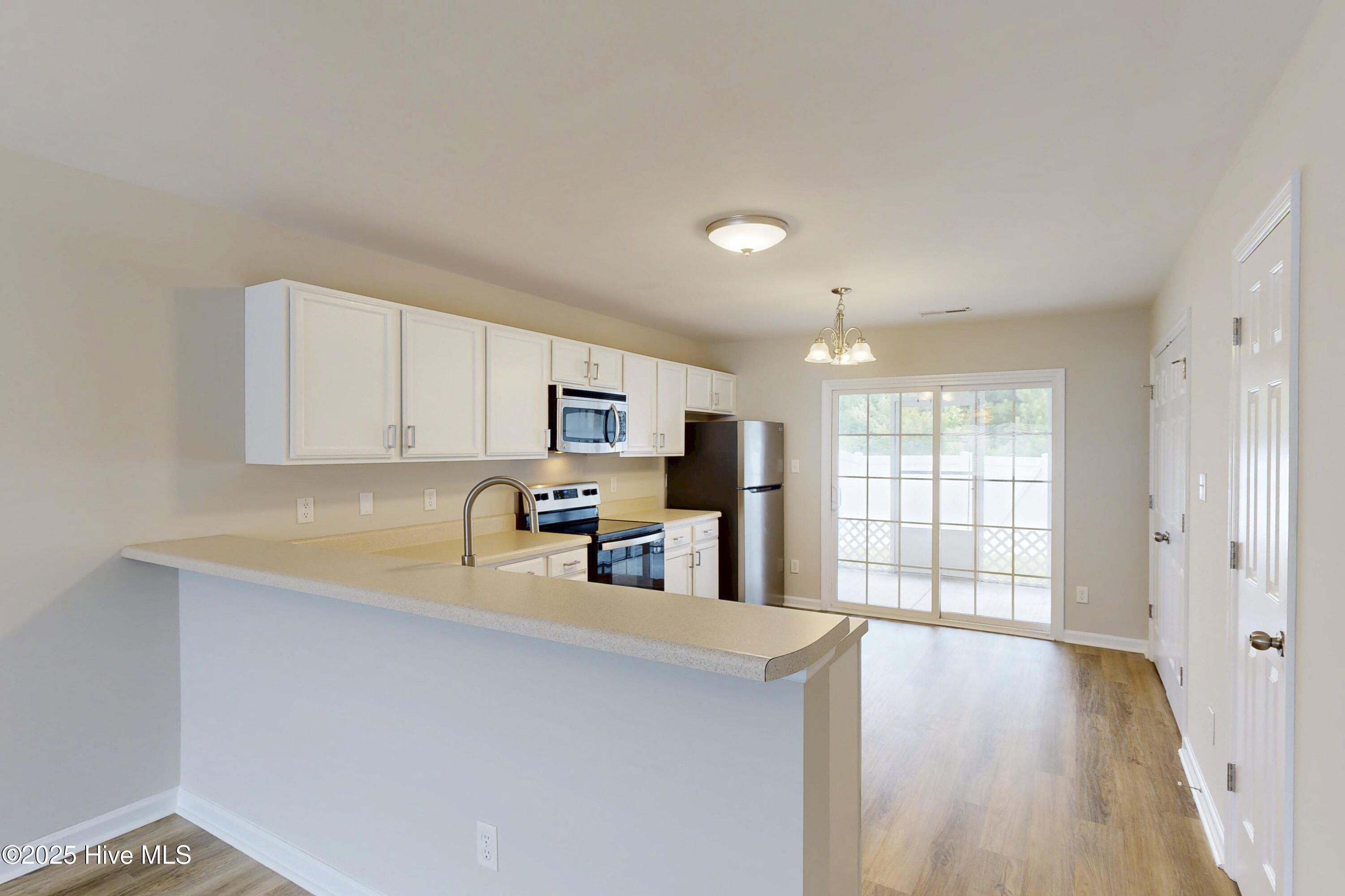 8006 Banister Loop