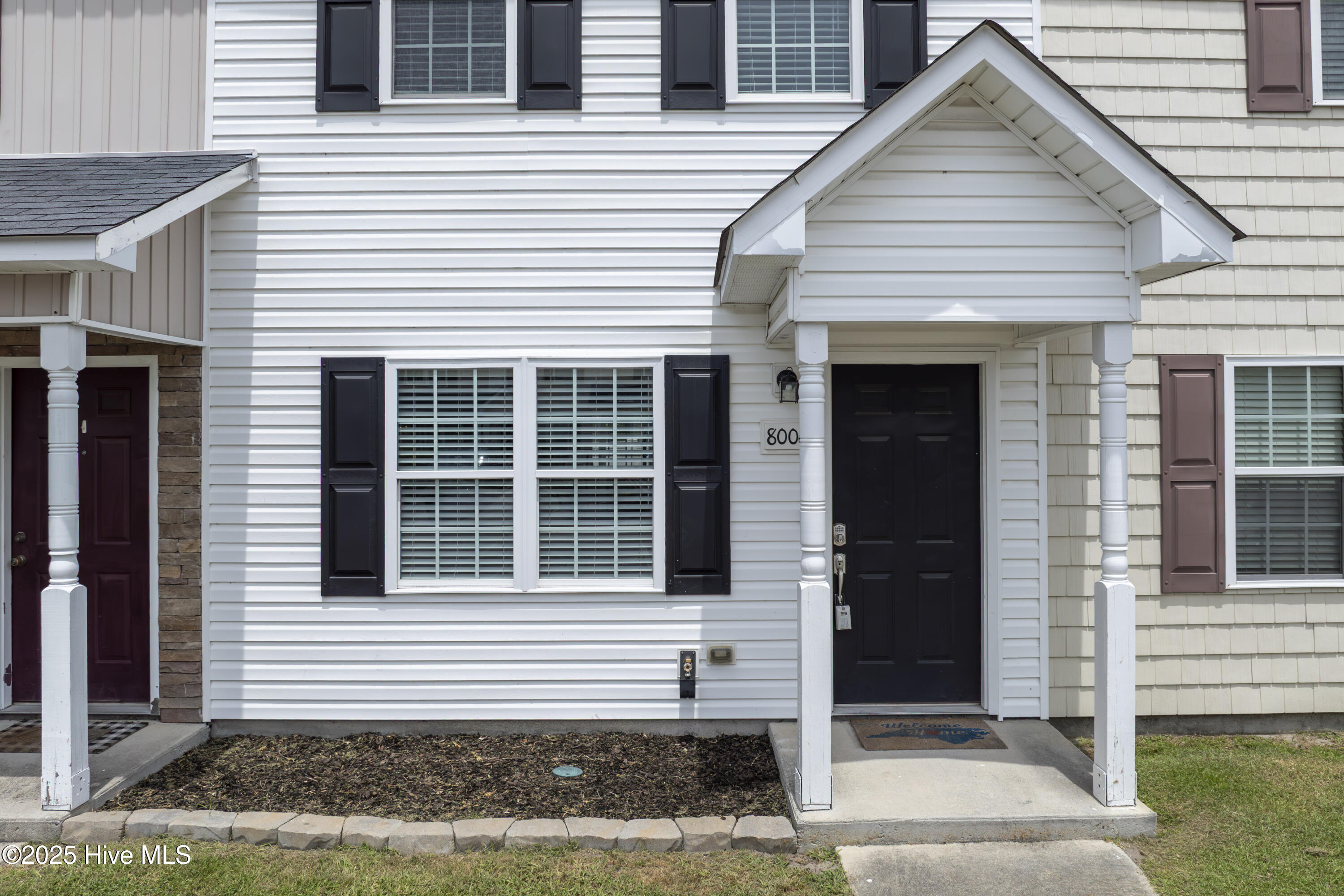 8006 Banister Loop