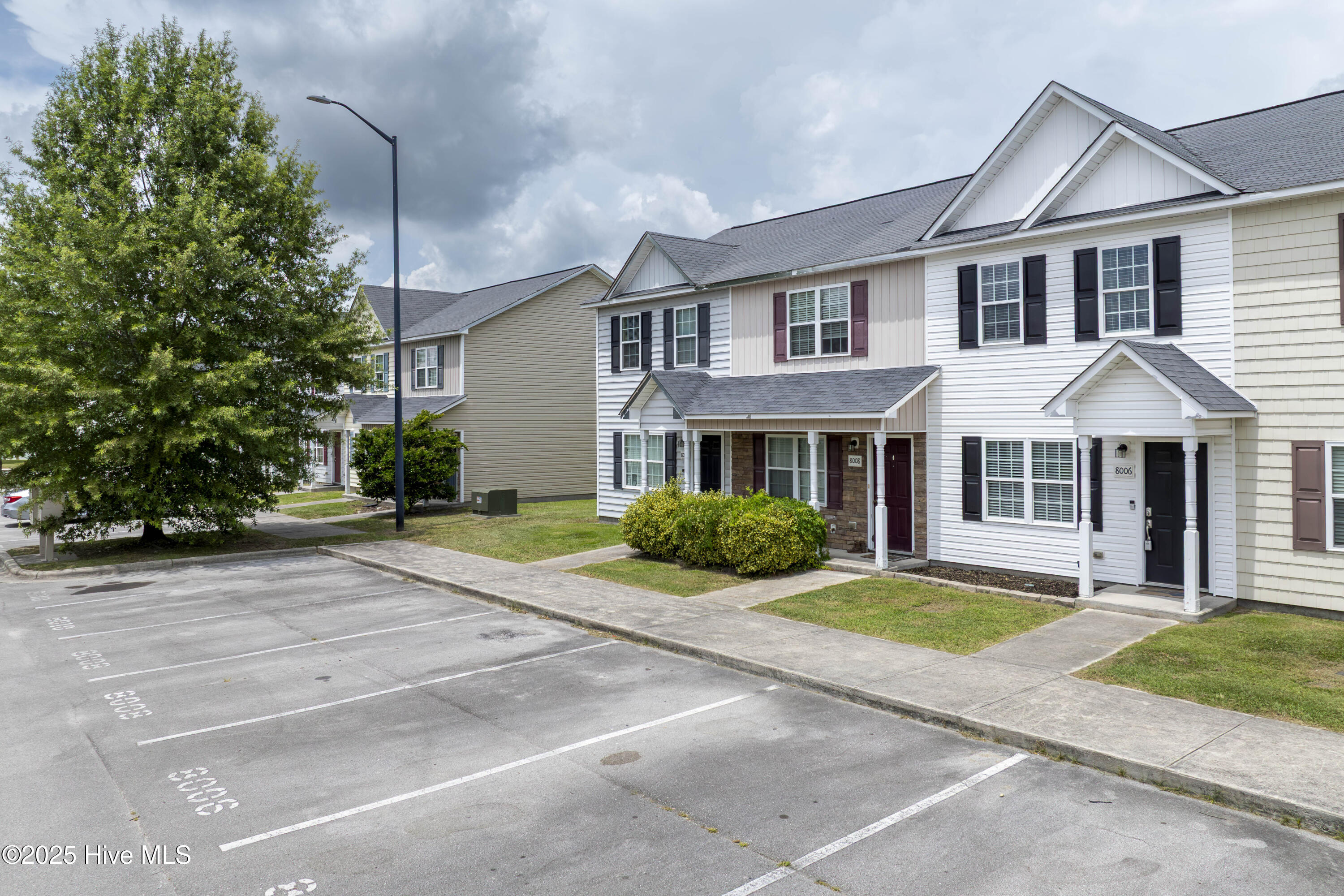 8006 Banister Loop