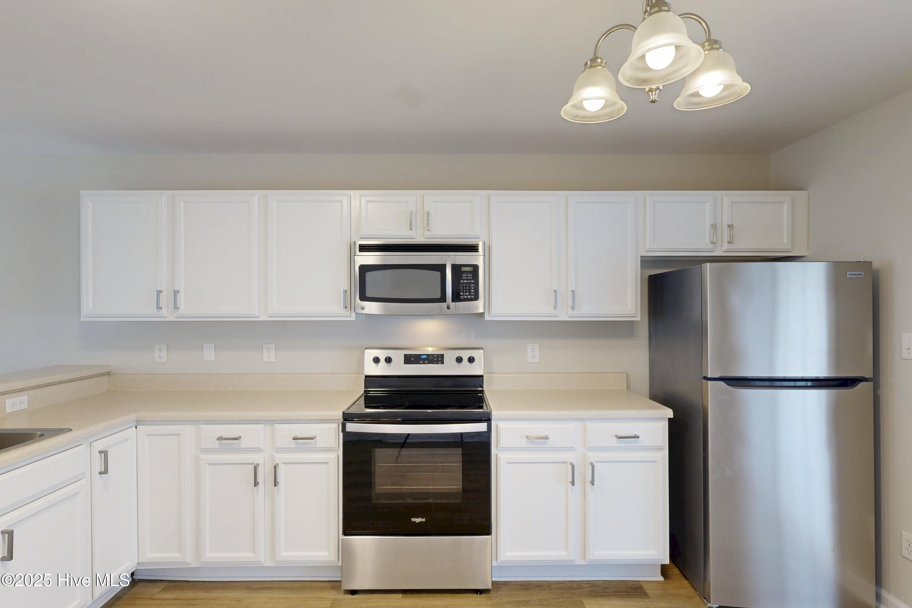 8006 Banister Loop