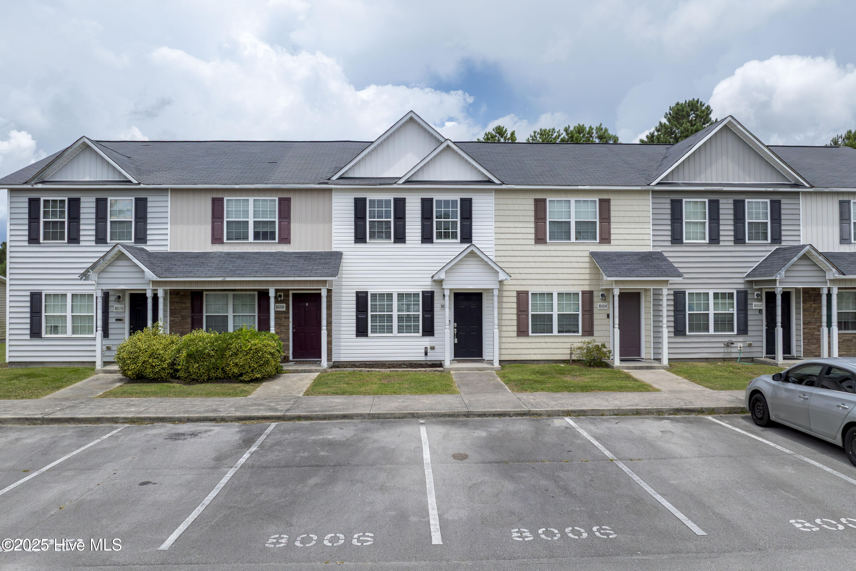 8006 Banister Loop