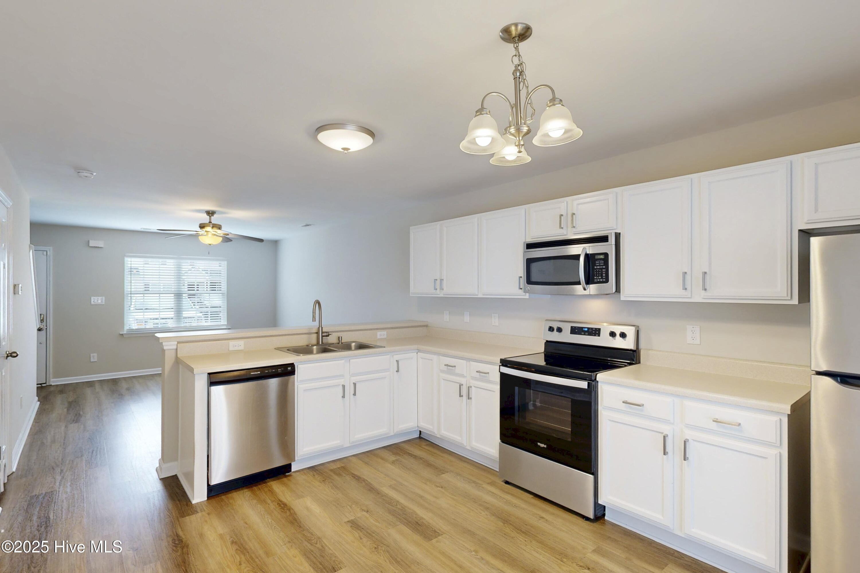 8006 Banister Loop