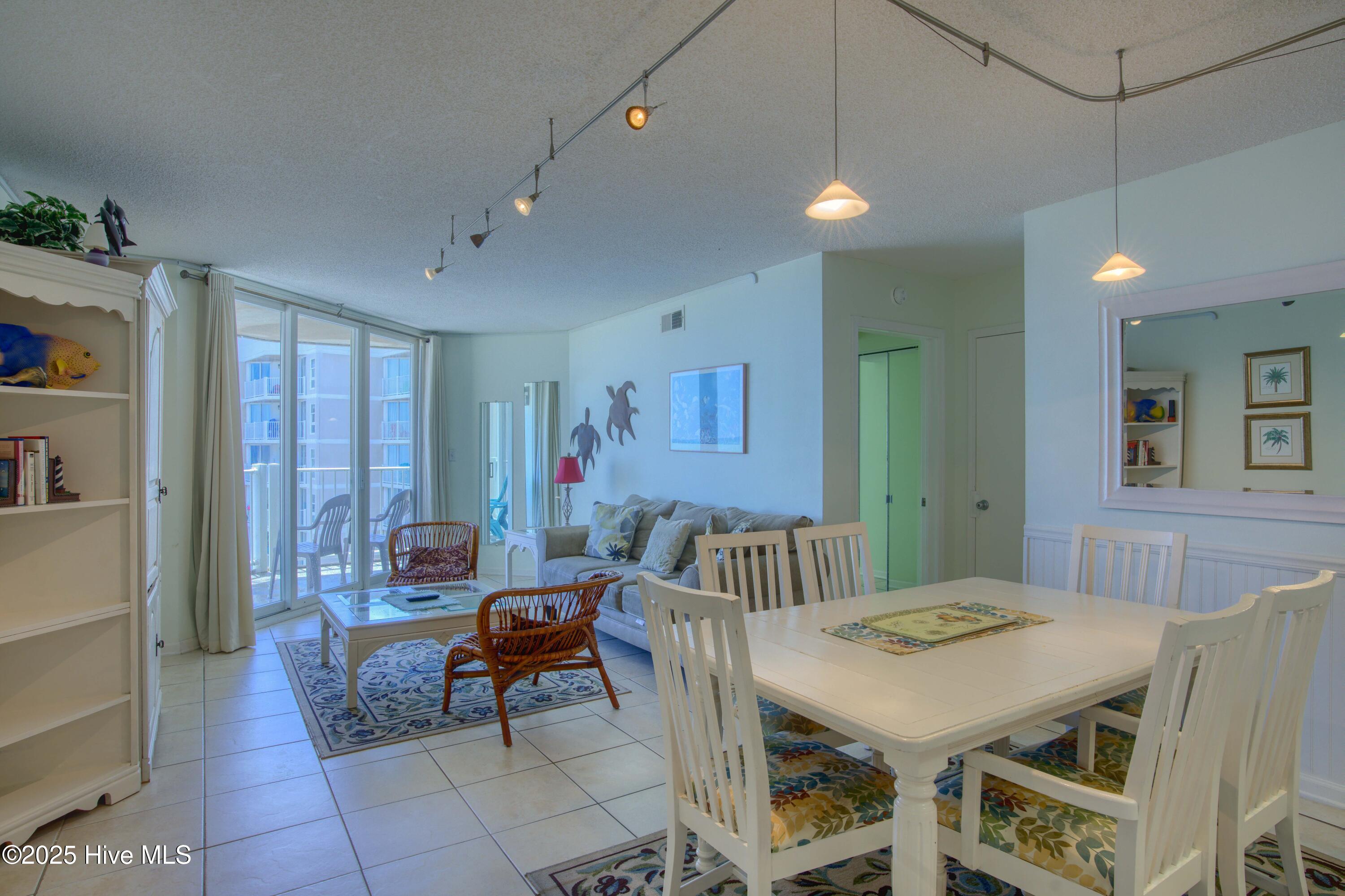 2000 New River Inlet Road, 3303