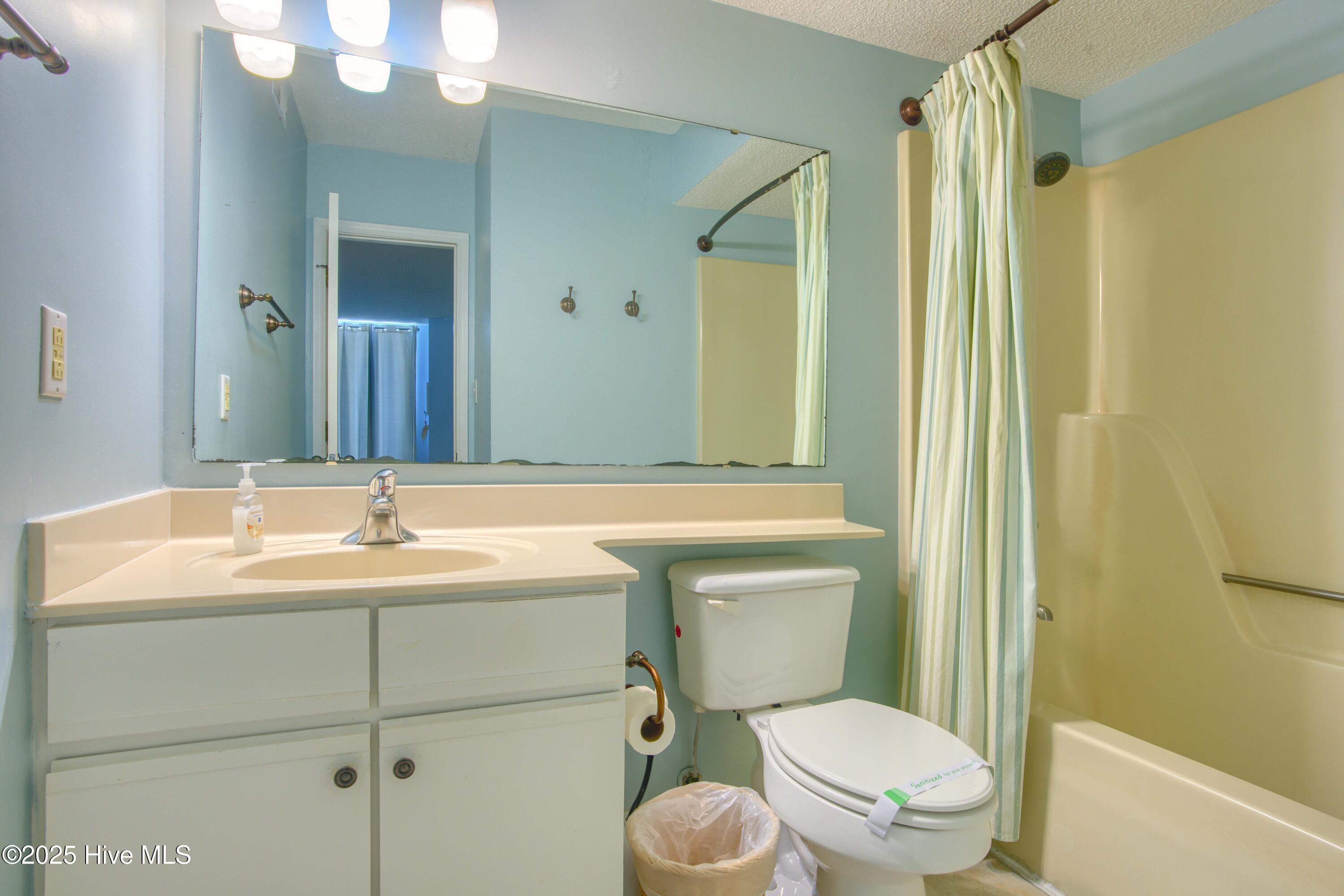 2000 New River Inlet Road, 3303