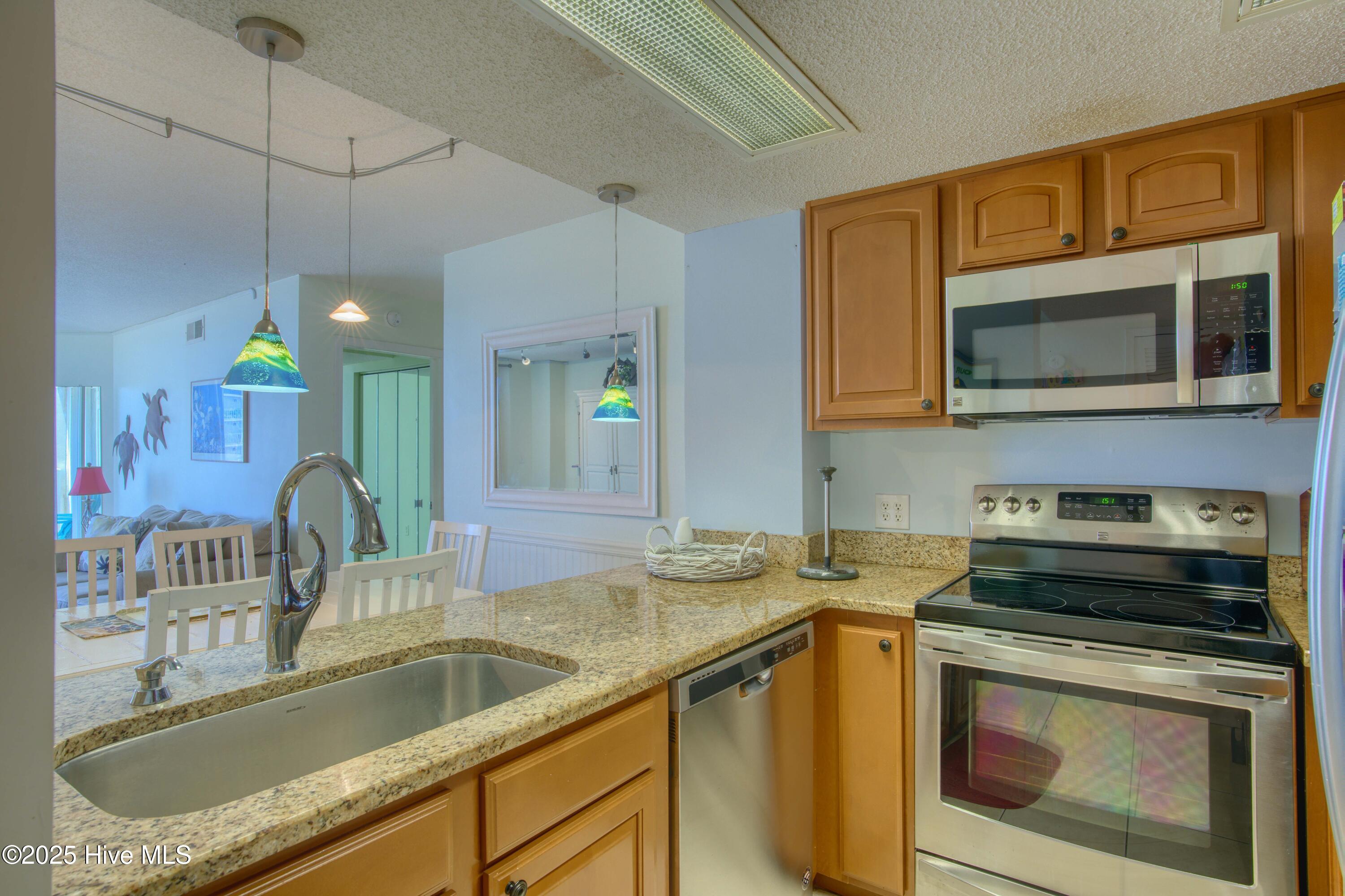 2000 New River Inlet Road, 3303
