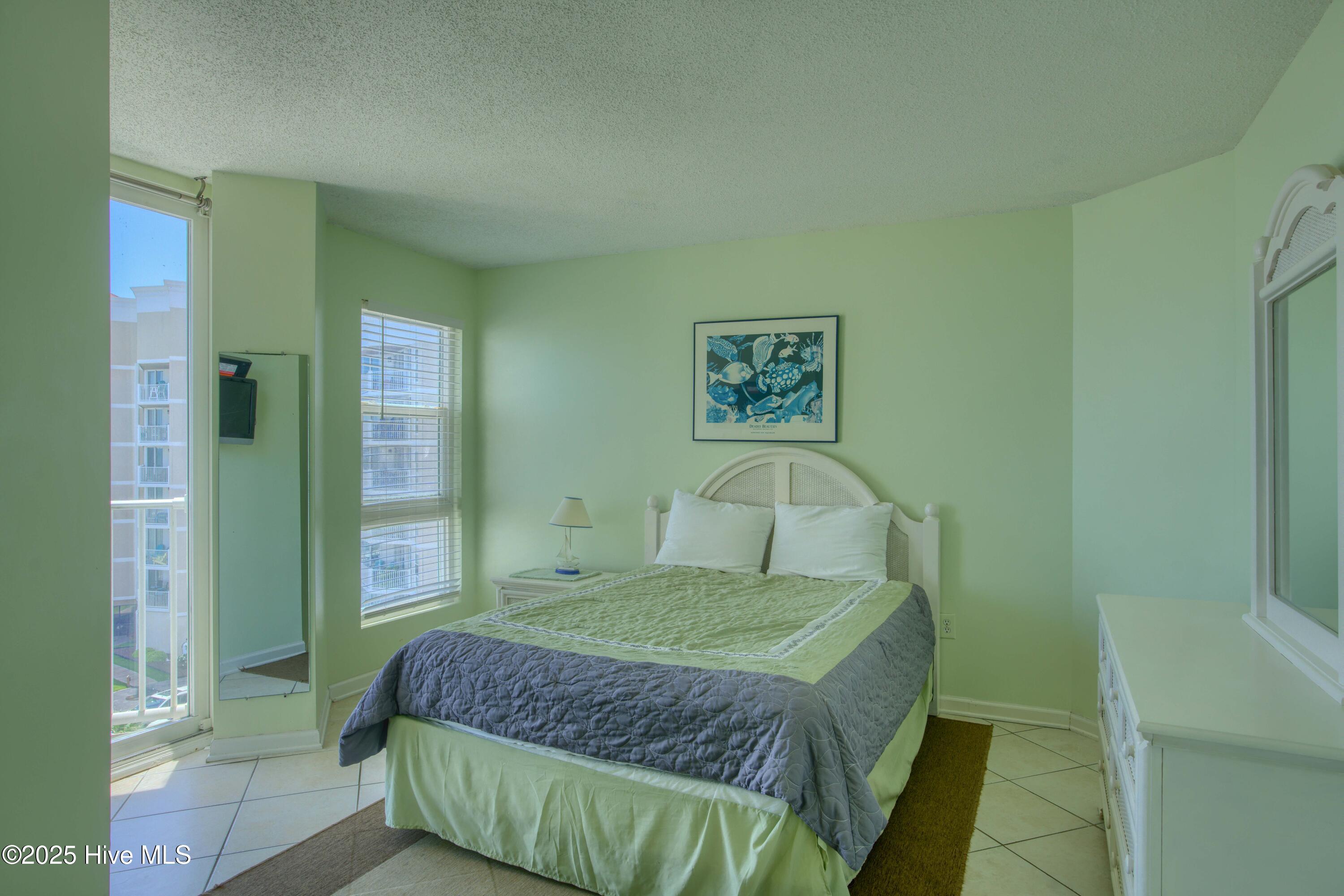 2000 New River Inlet Road, 3303