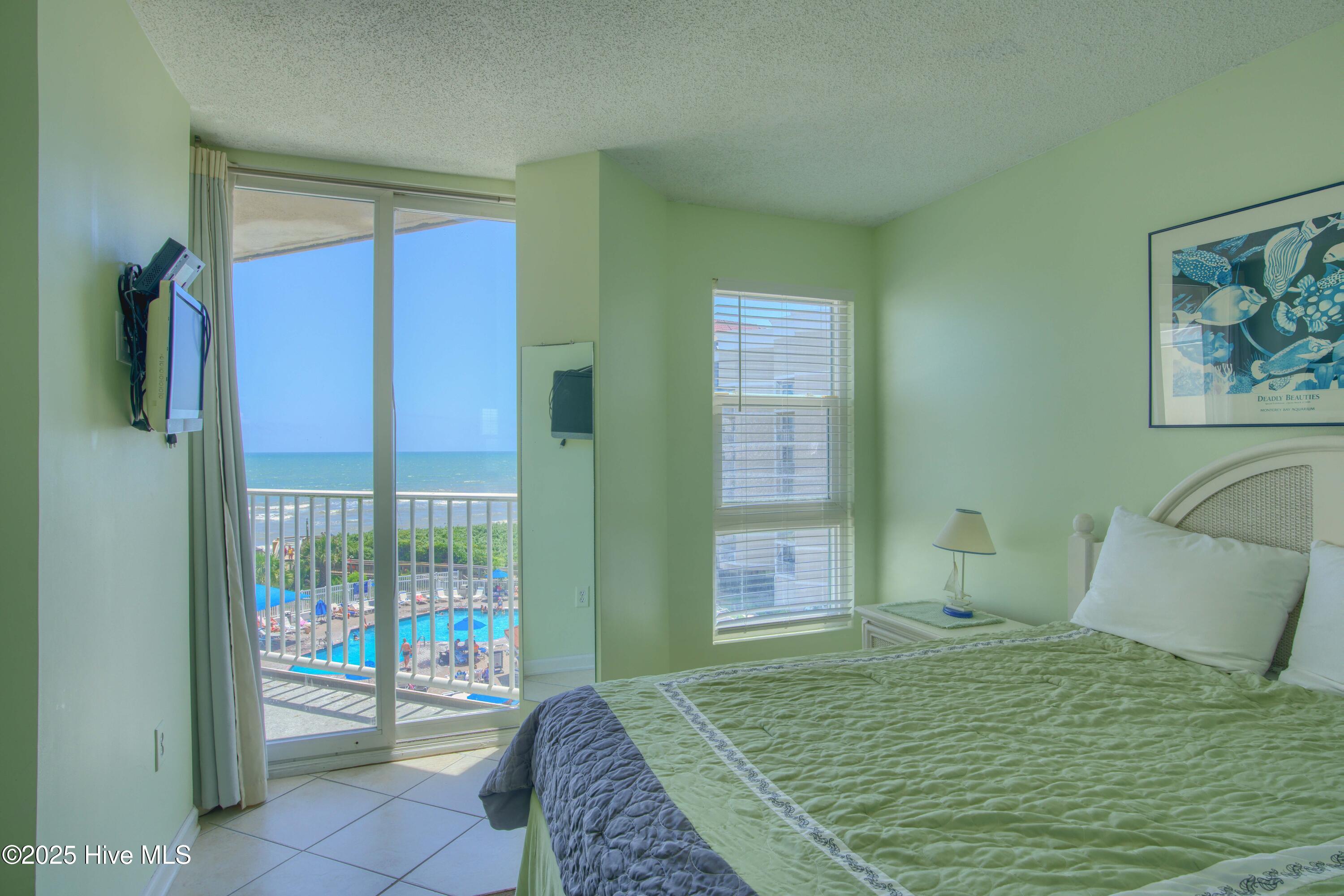 2000 New River Inlet Road, 3303