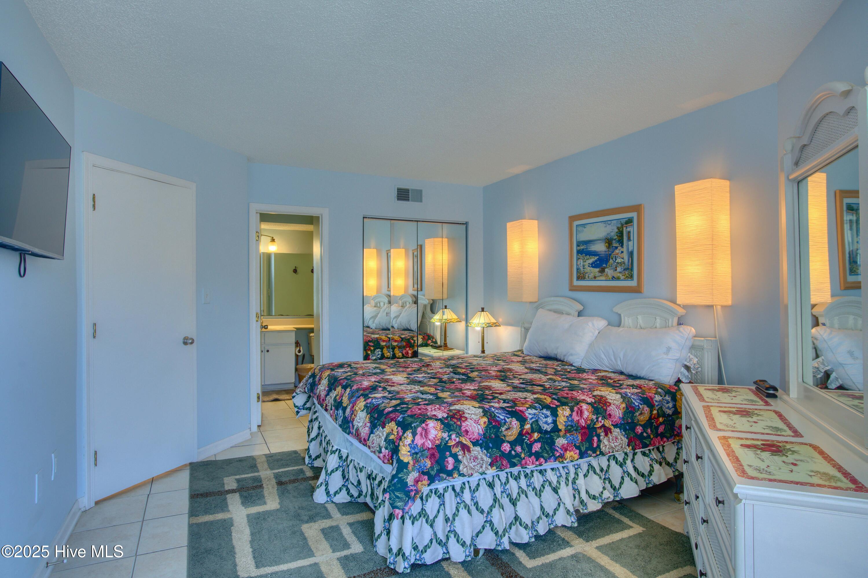 2000 New River Inlet Road, 3303