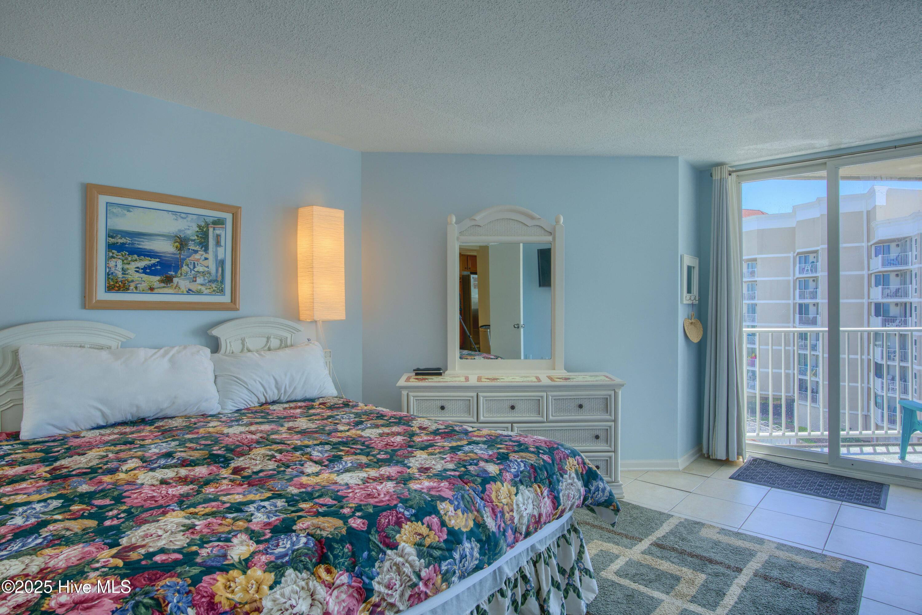 2000 New River Inlet Road, 3303