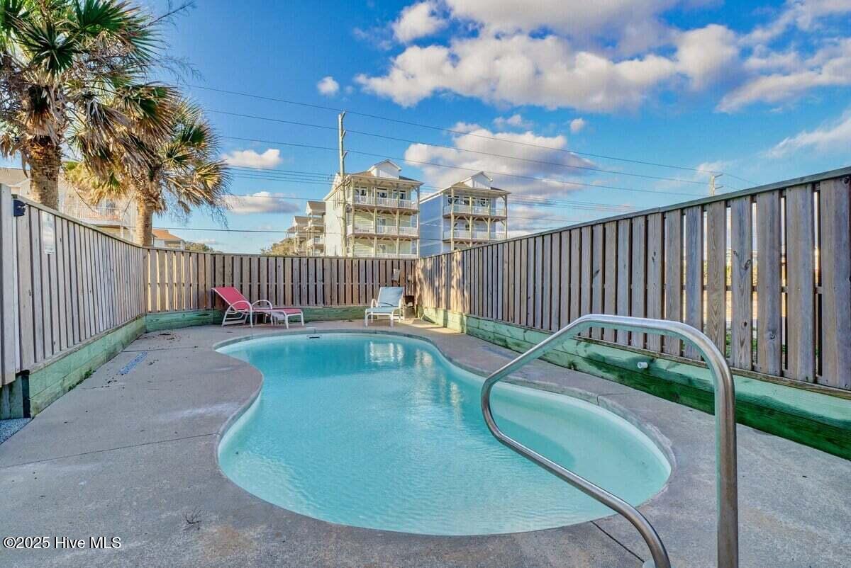 1402 S S Shore Drive