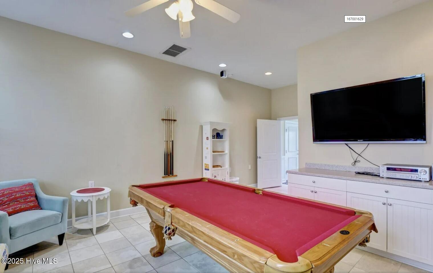 1402 S S Shore Drive