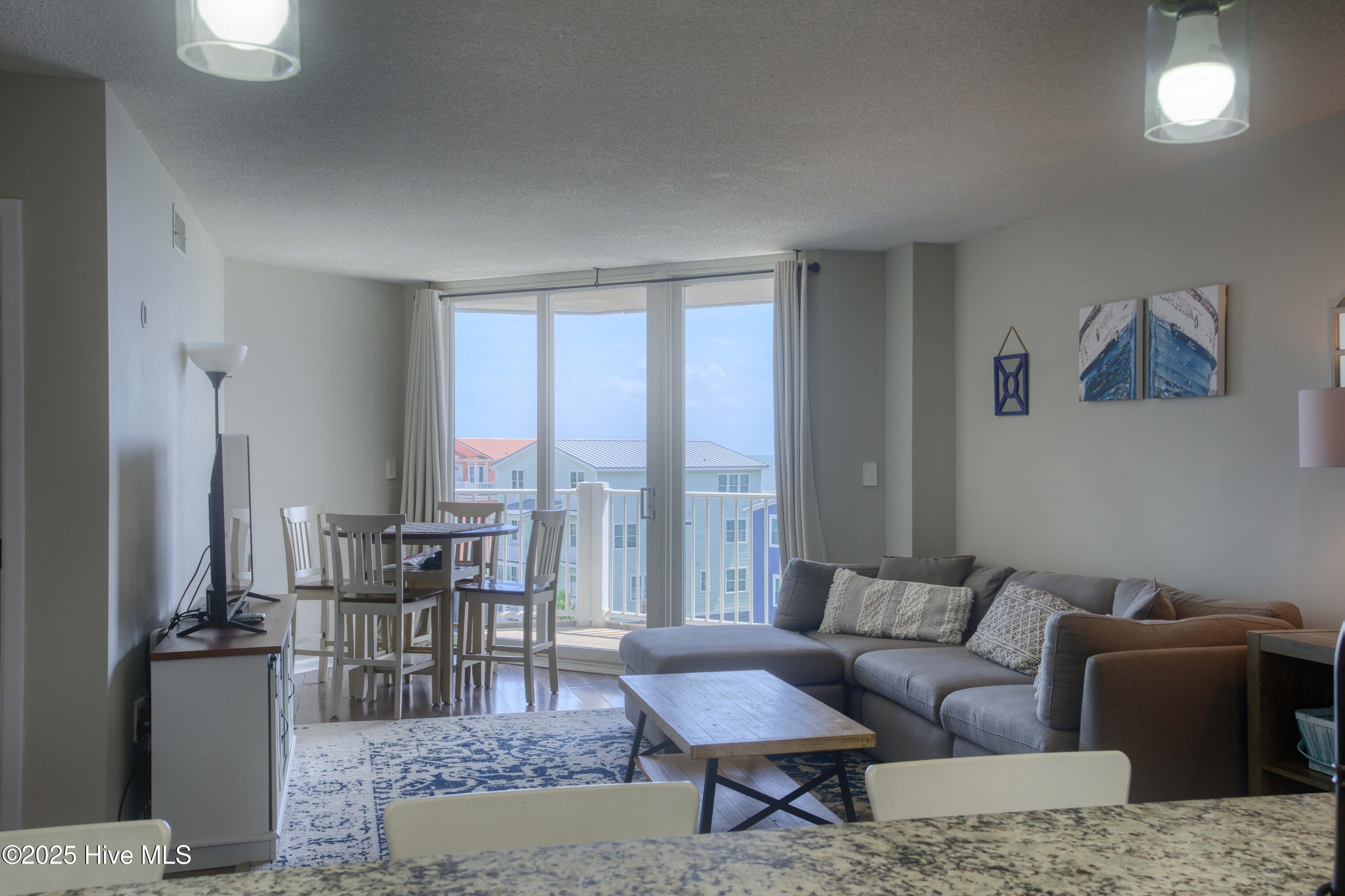 2000 New River Inlet Road, Unit 3313