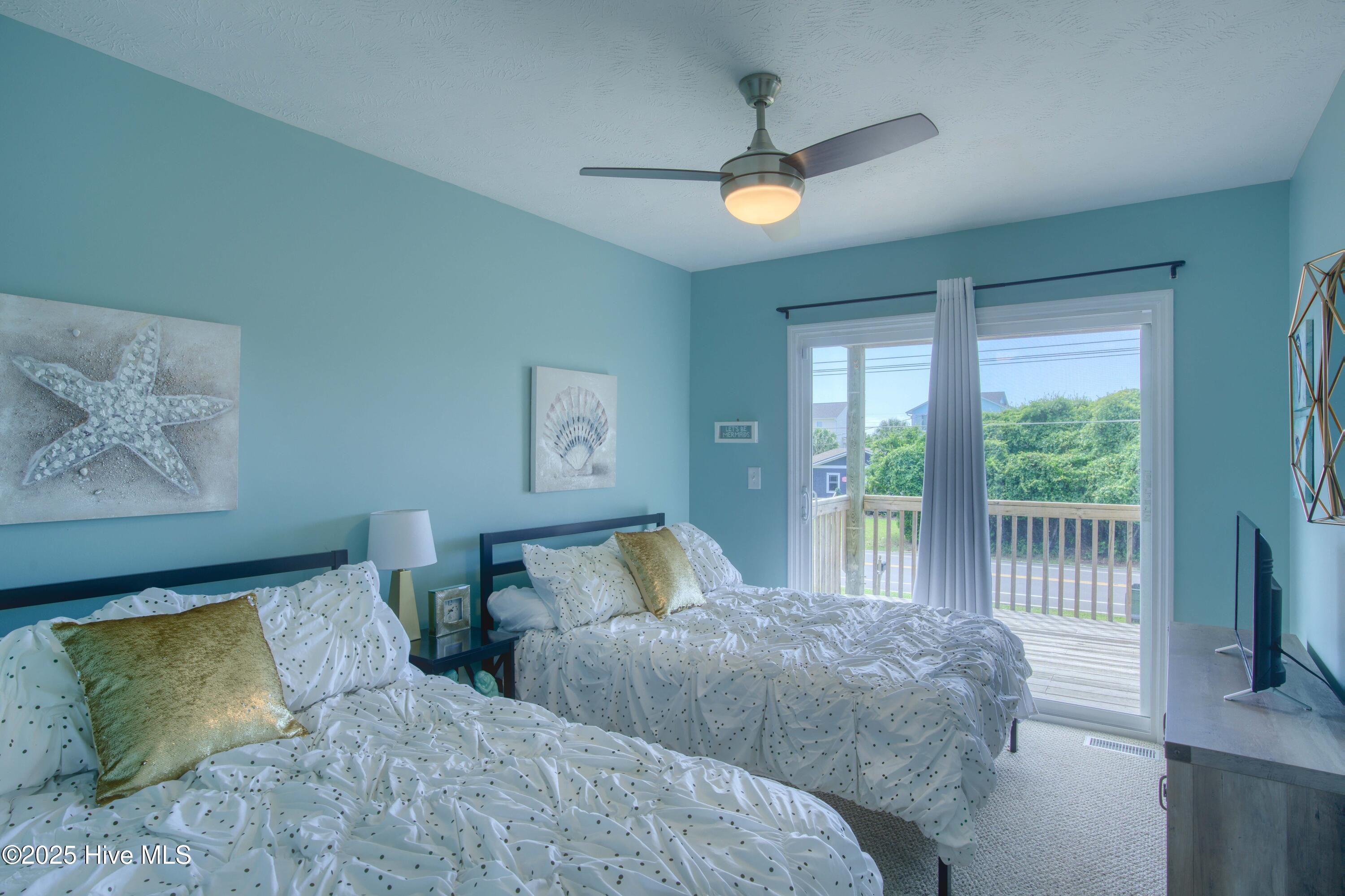 1125 S Topsail Drive