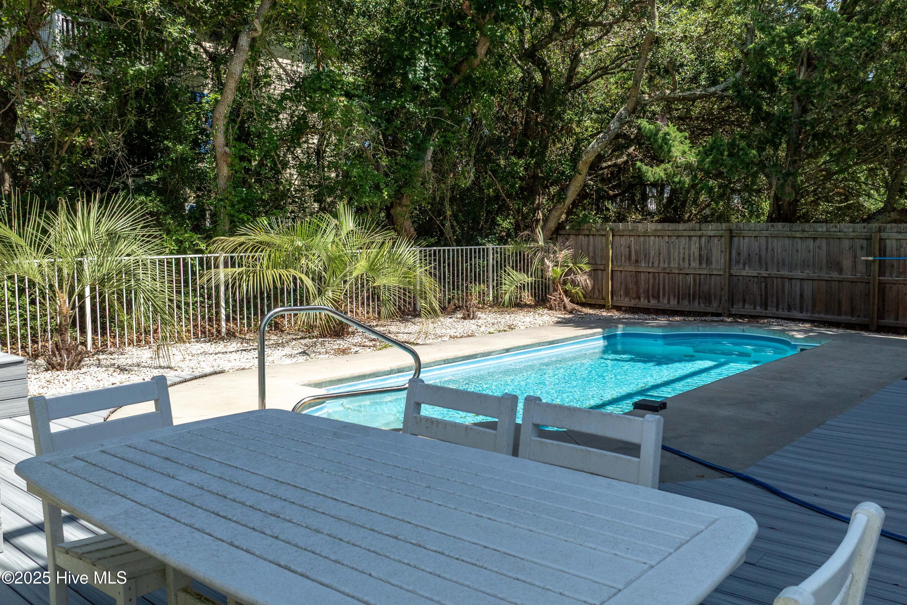 1125 S Topsail Drive