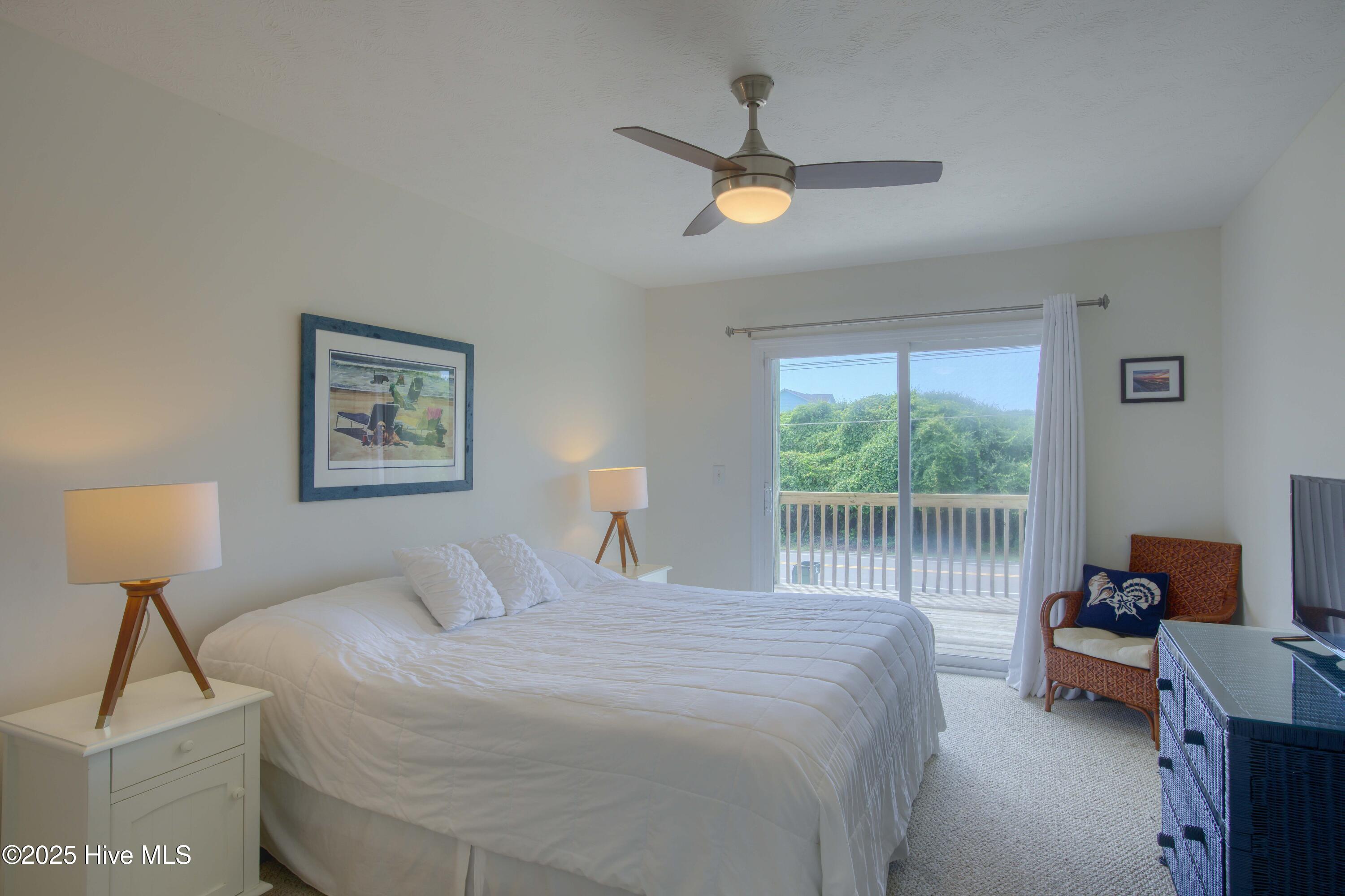 1125 S Topsail Drive