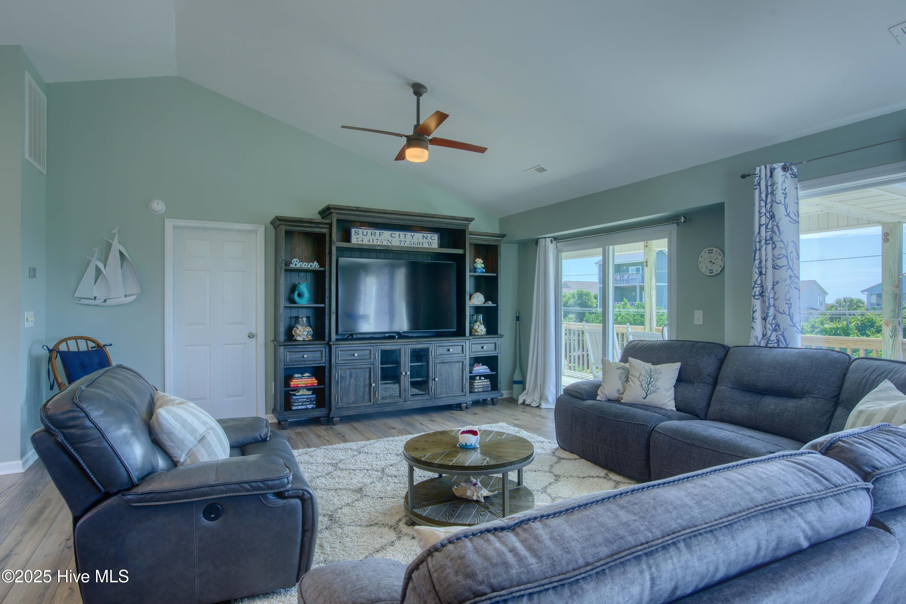 1125 S Topsail Drive