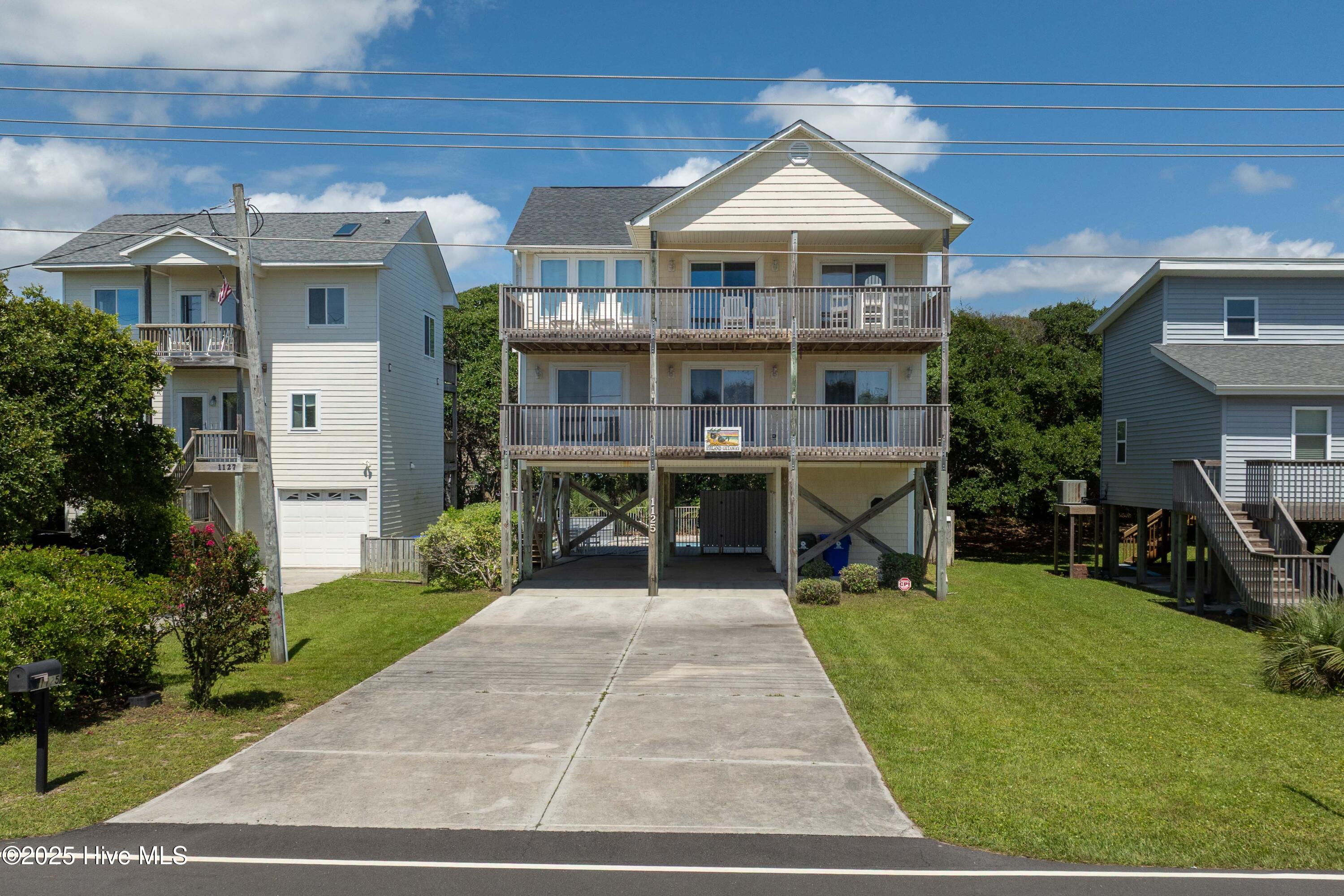 1125 S Topsail Drive
