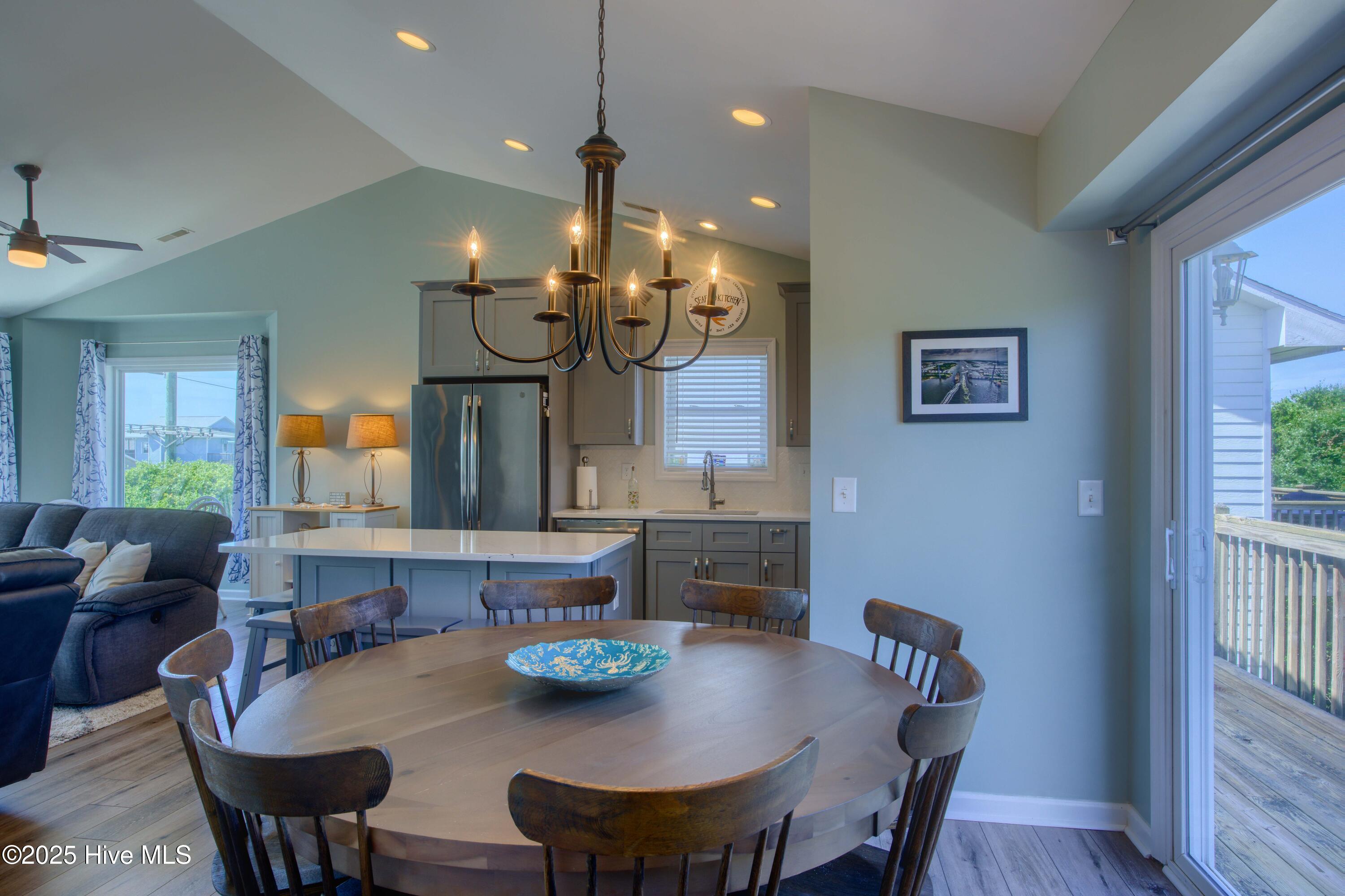 1125 S Topsail Drive