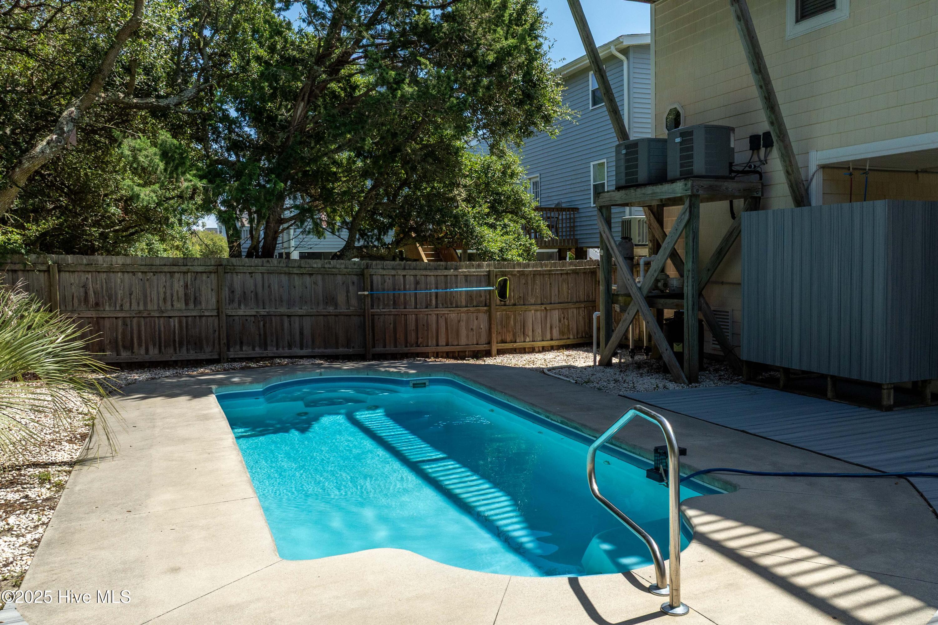 1125 S Topsail Drive