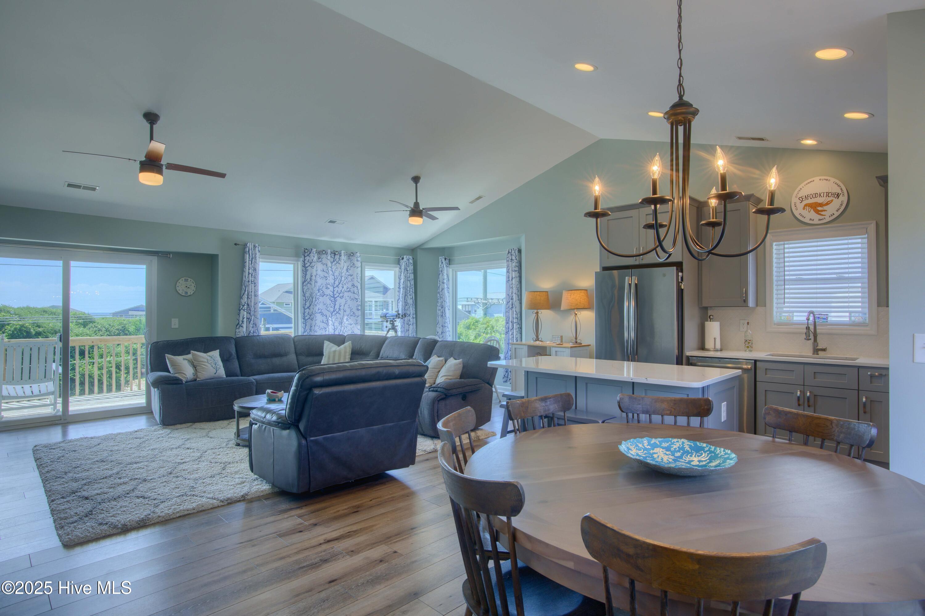 1125 S Topsail Drive