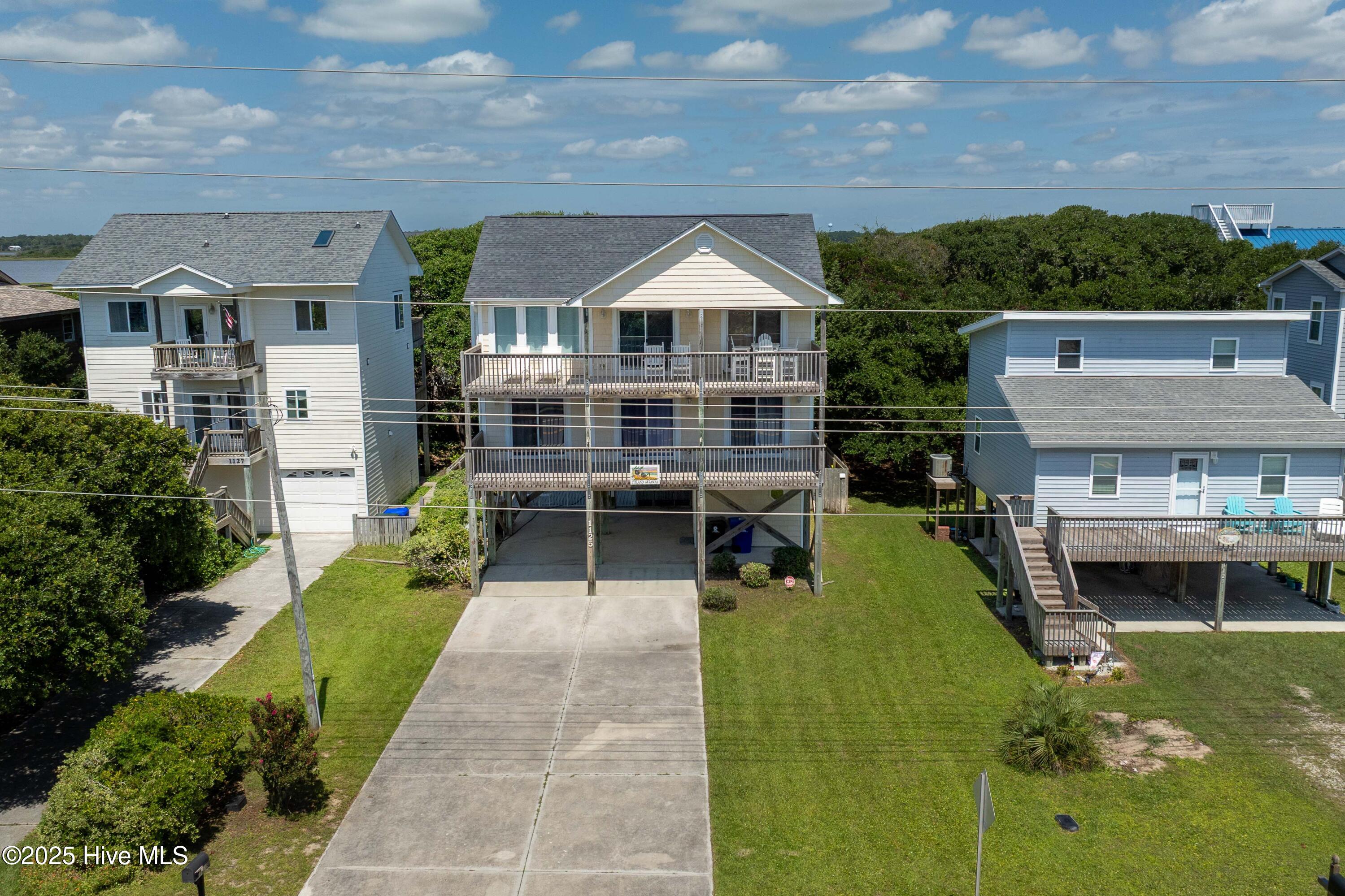 1125 S Topsail Drive