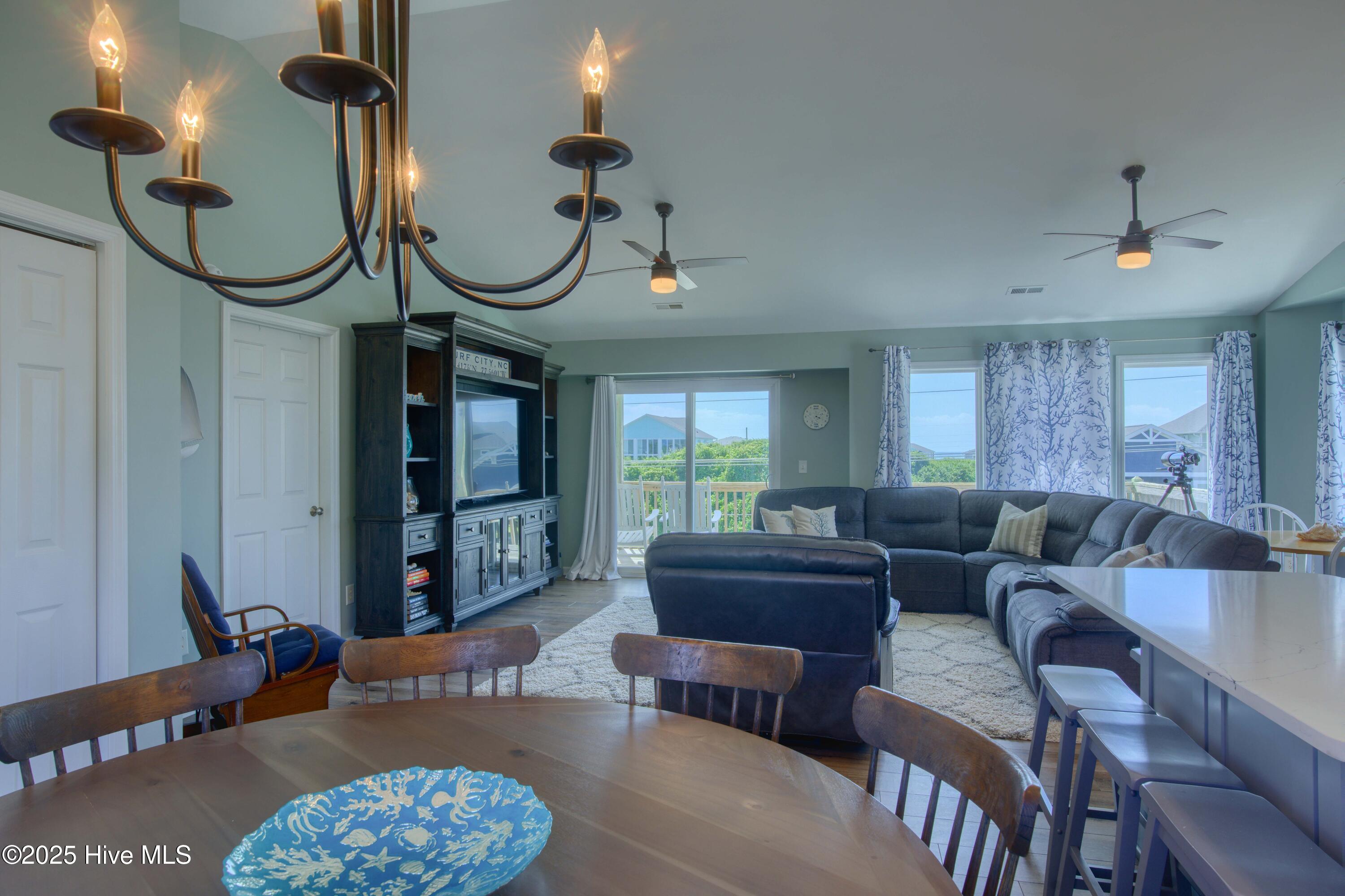 1125 S Topsail Drive