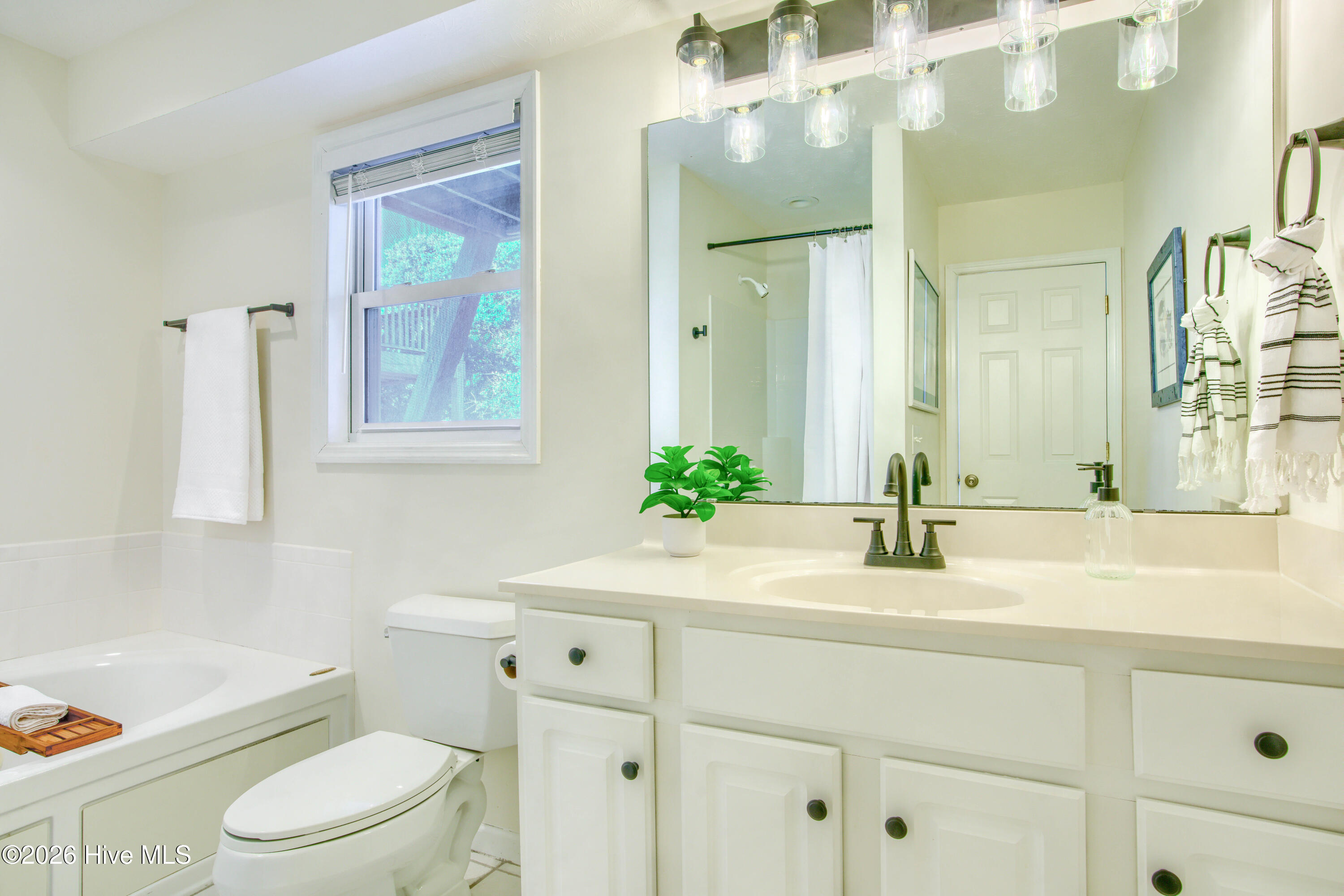 1125 S Topsail Drive