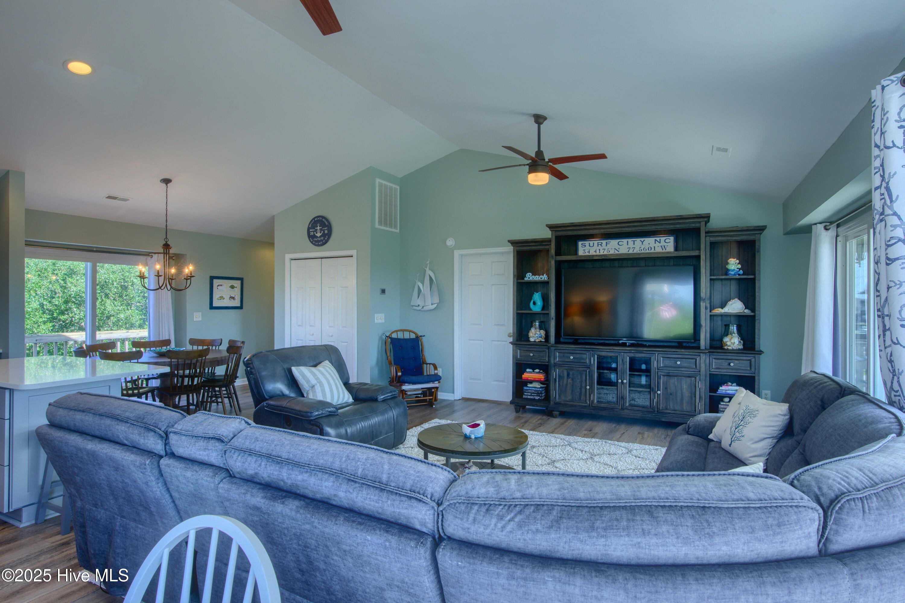 1125 S Topsail Drive