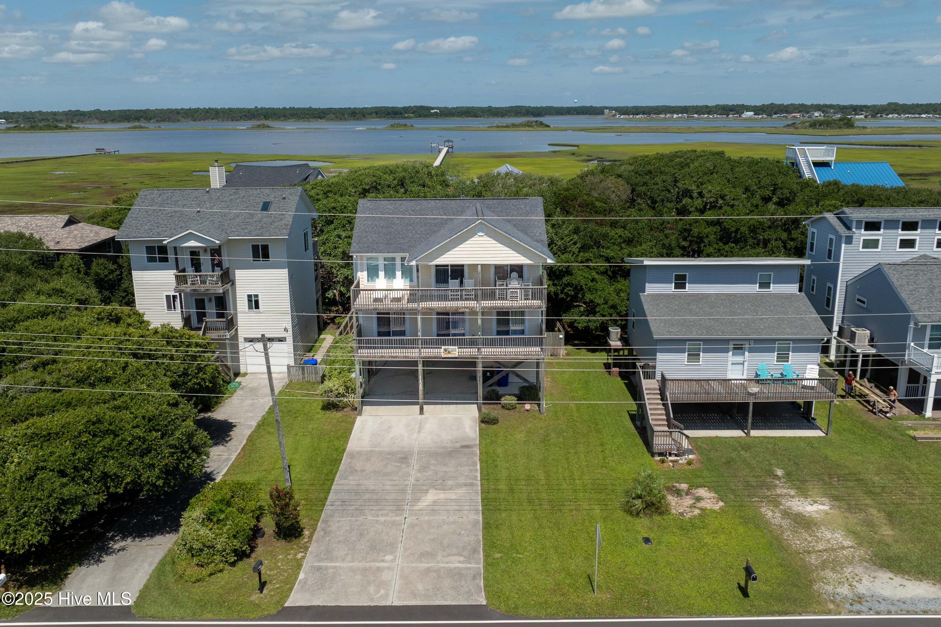 1125 S Topsail Drive