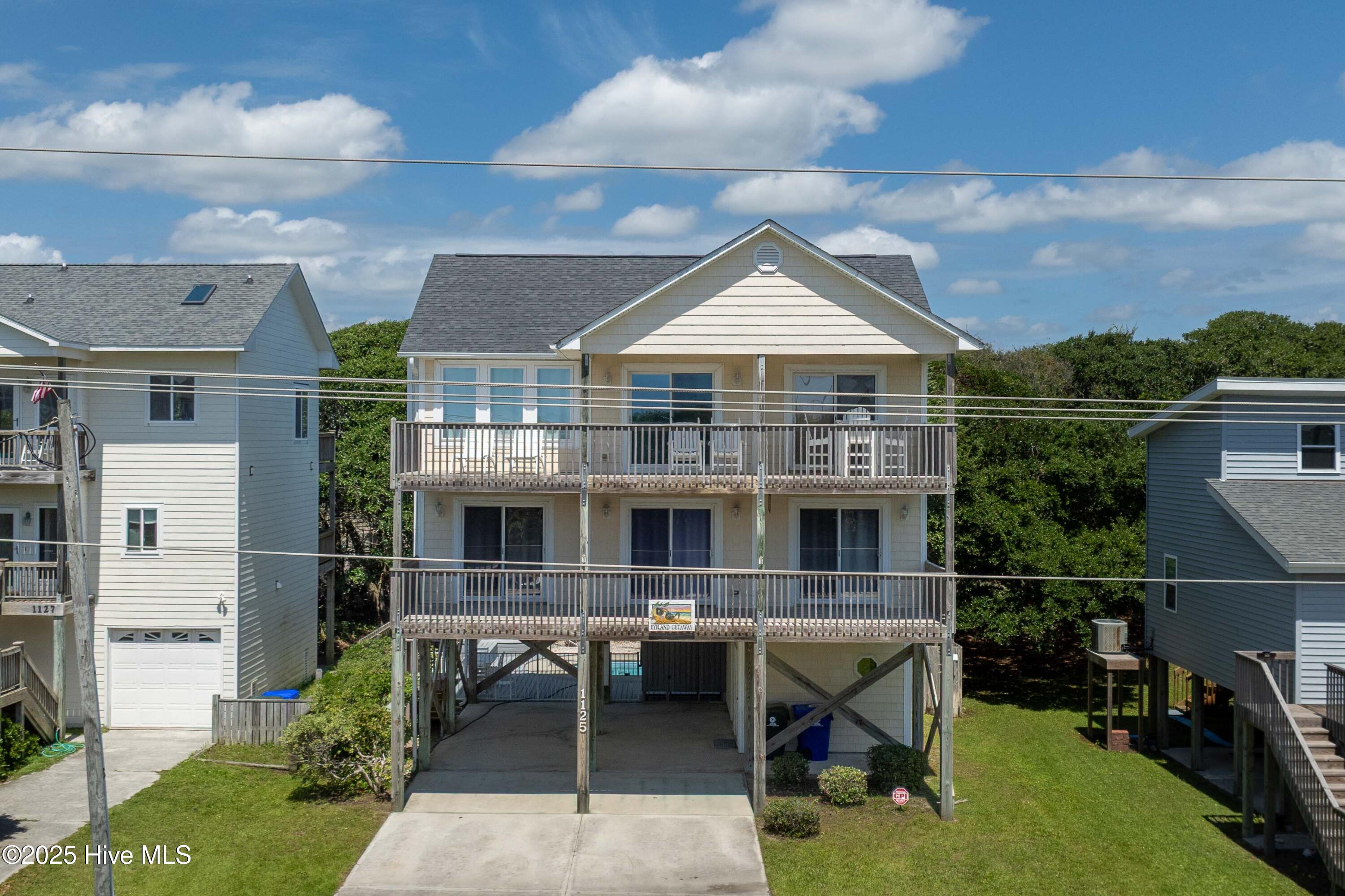 1125 S Topsail Drive