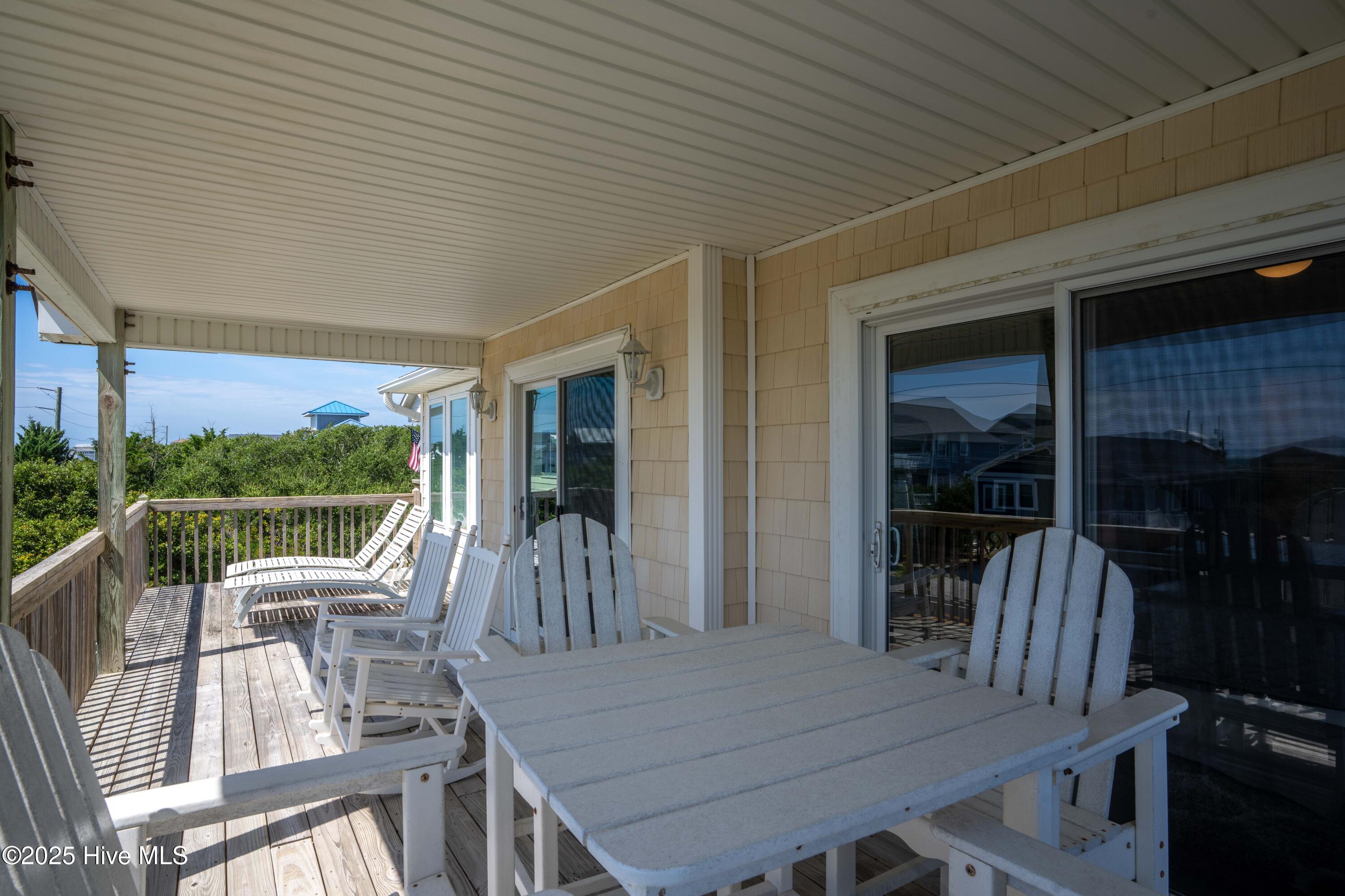 1125 S Topsail Drive