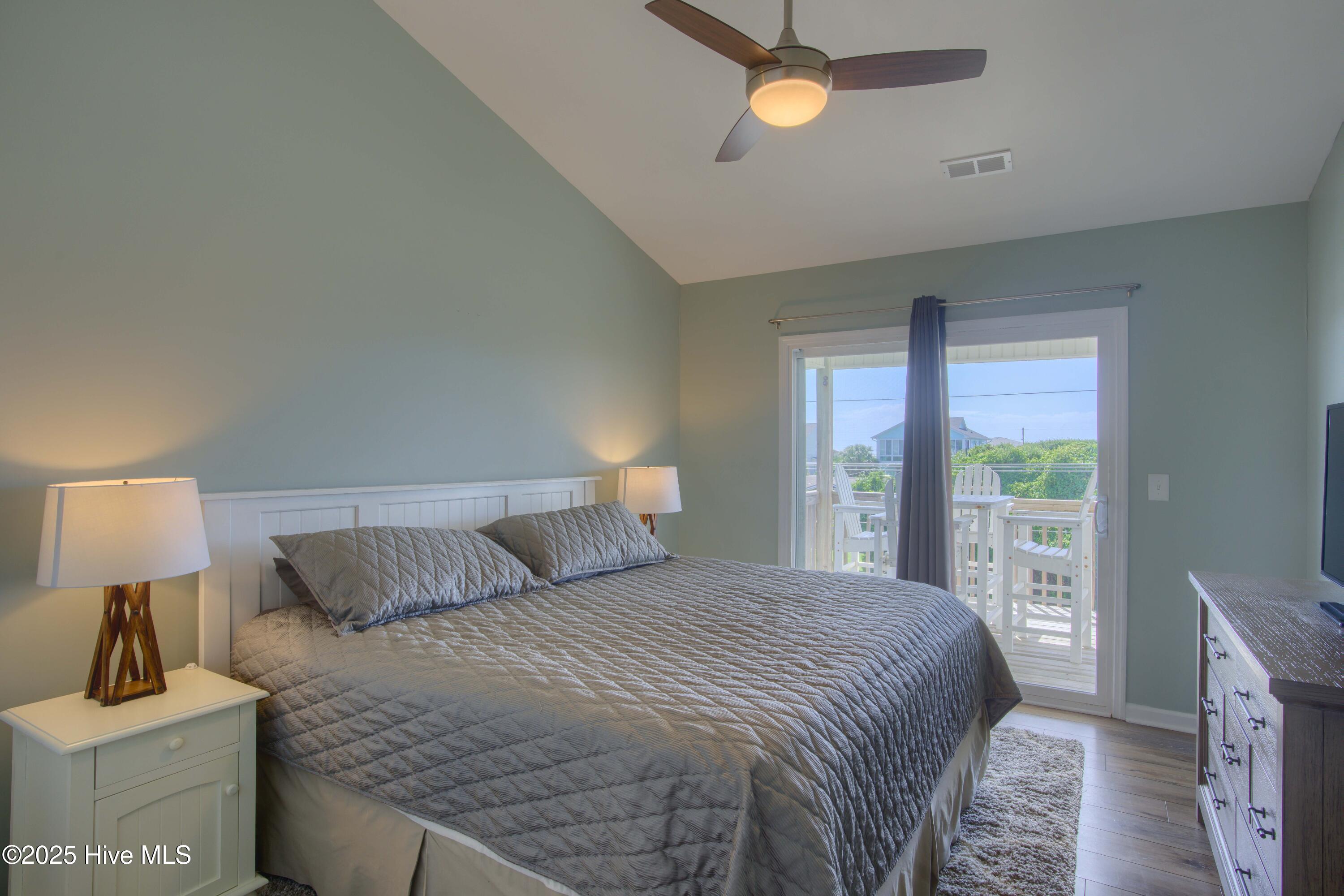 1125 S Topsail Drive