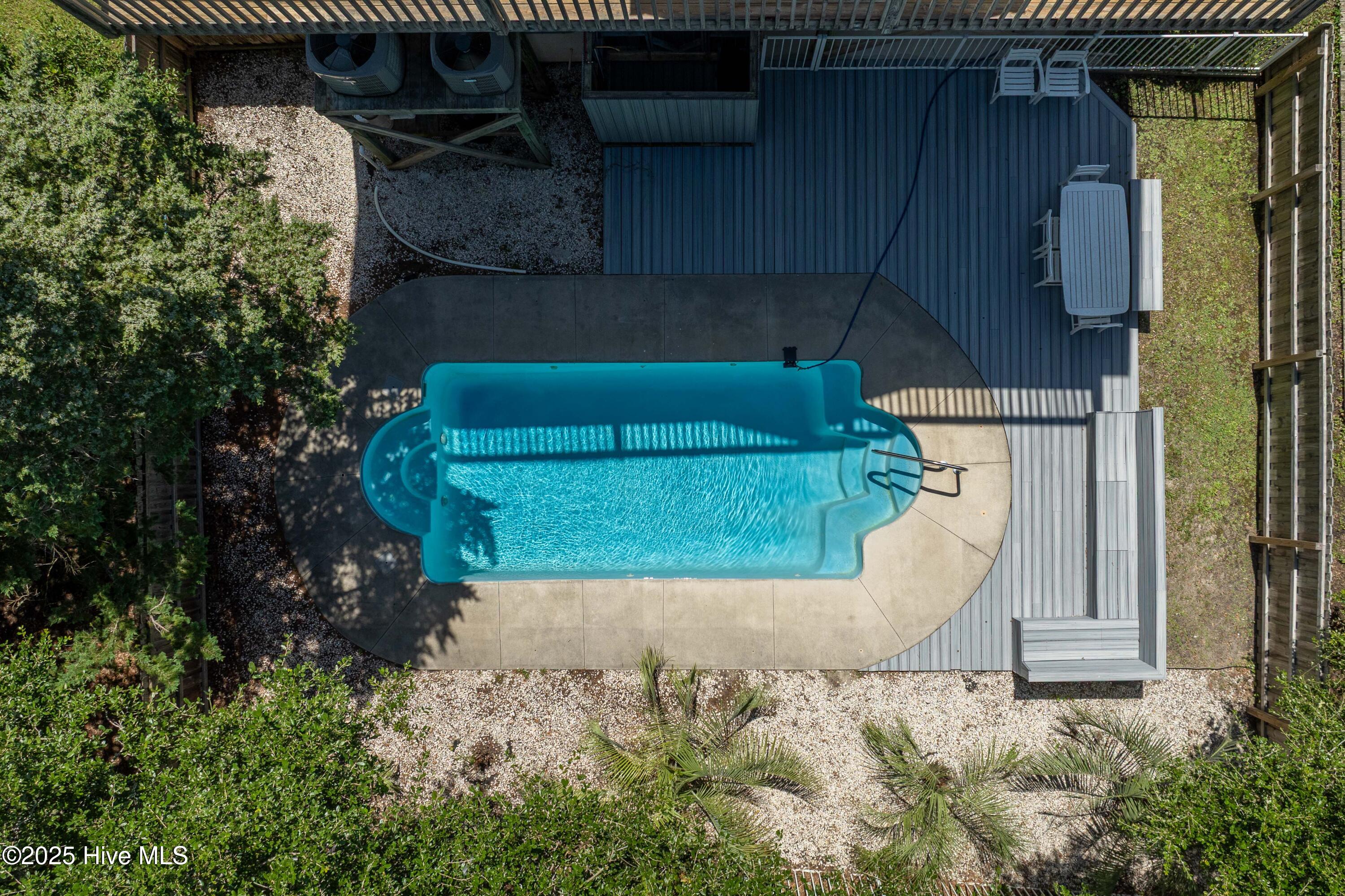 1125 S Topsail Drive