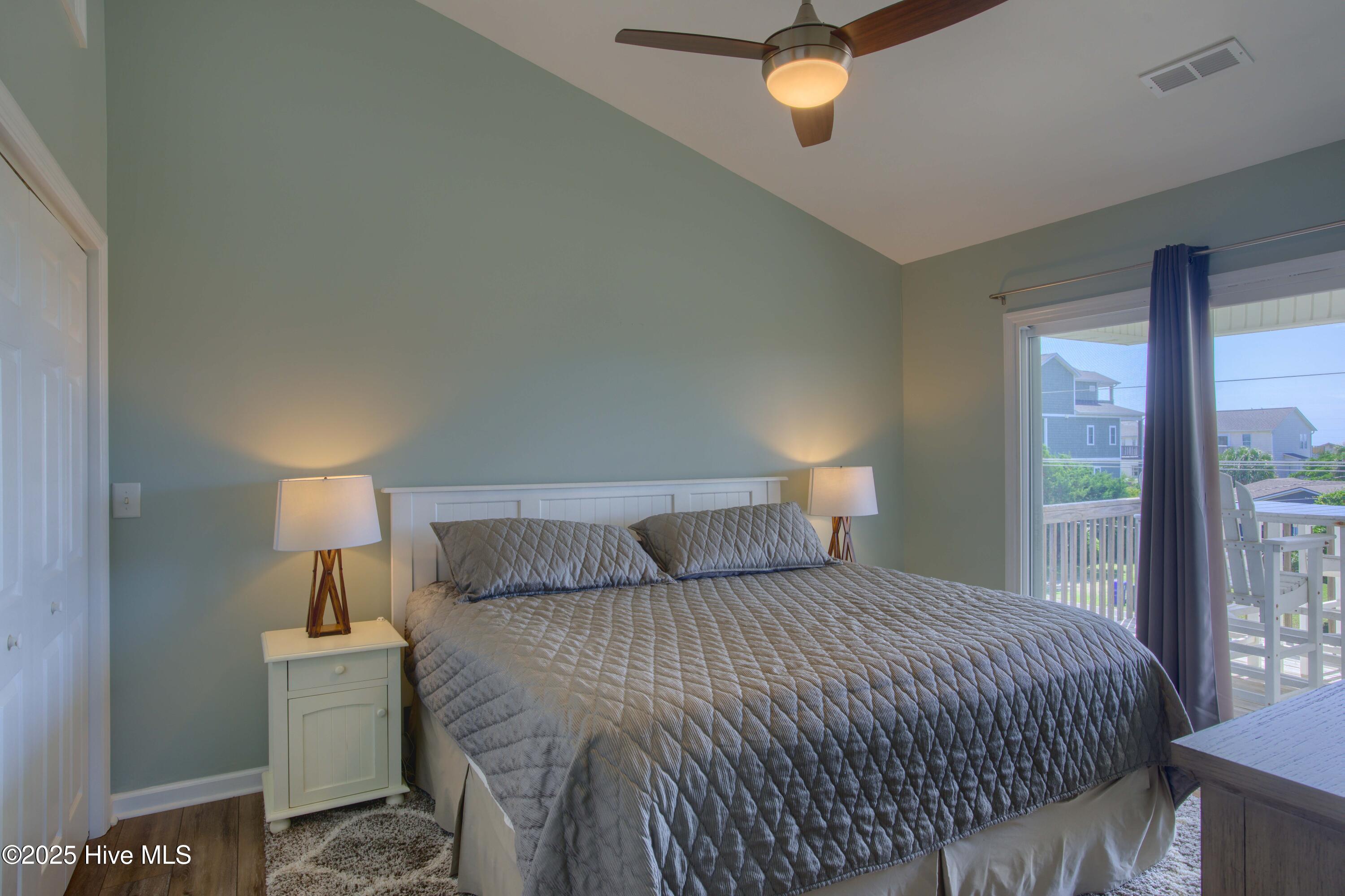 1125 S Topsail Drive