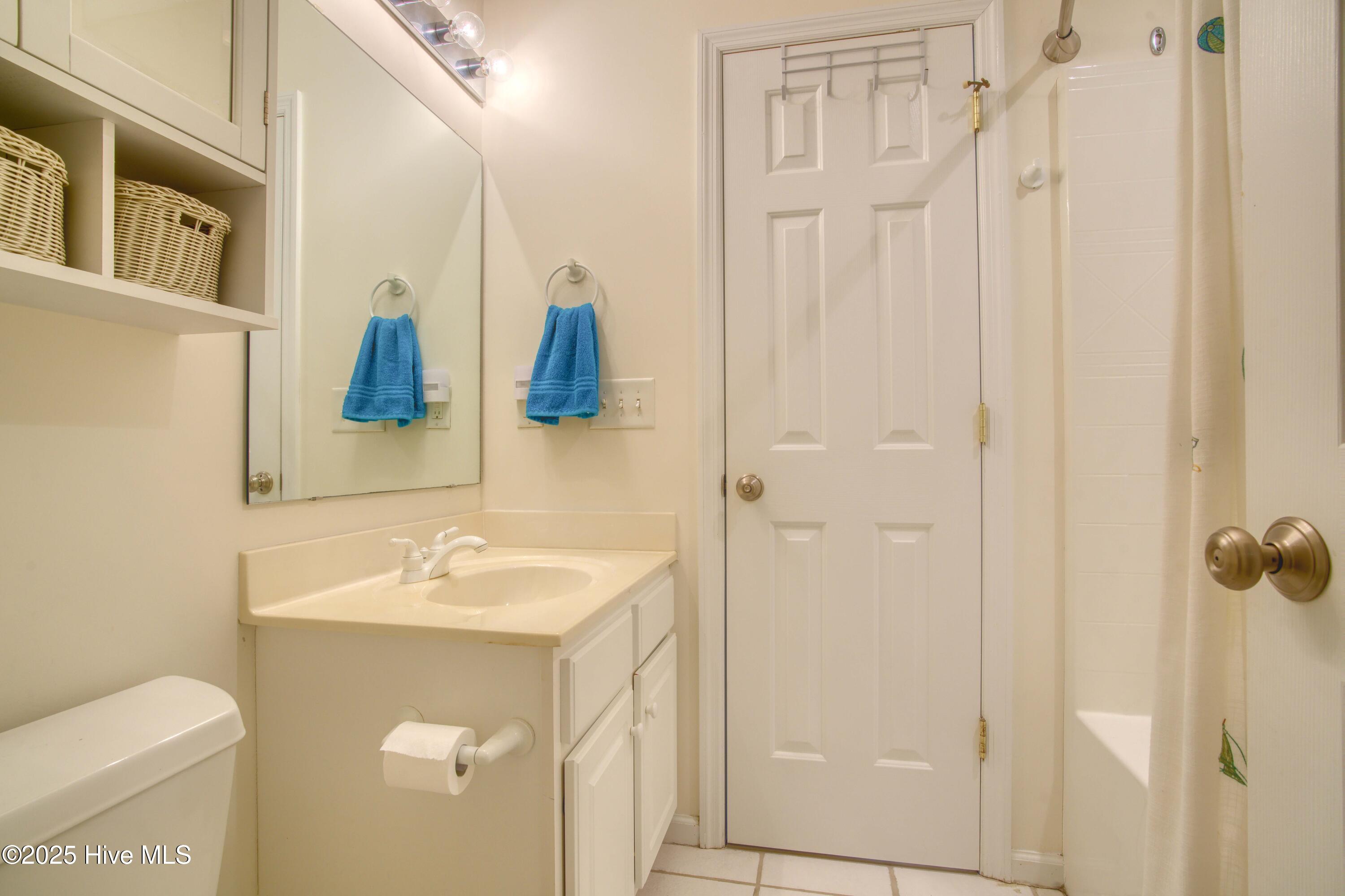 1125 S Topsail Drive