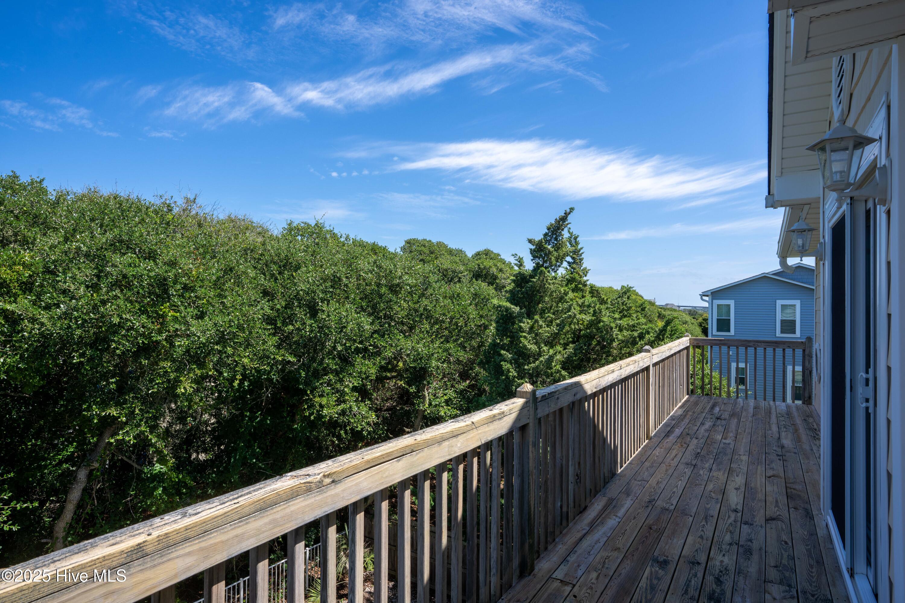 1125 S Topsail Drive