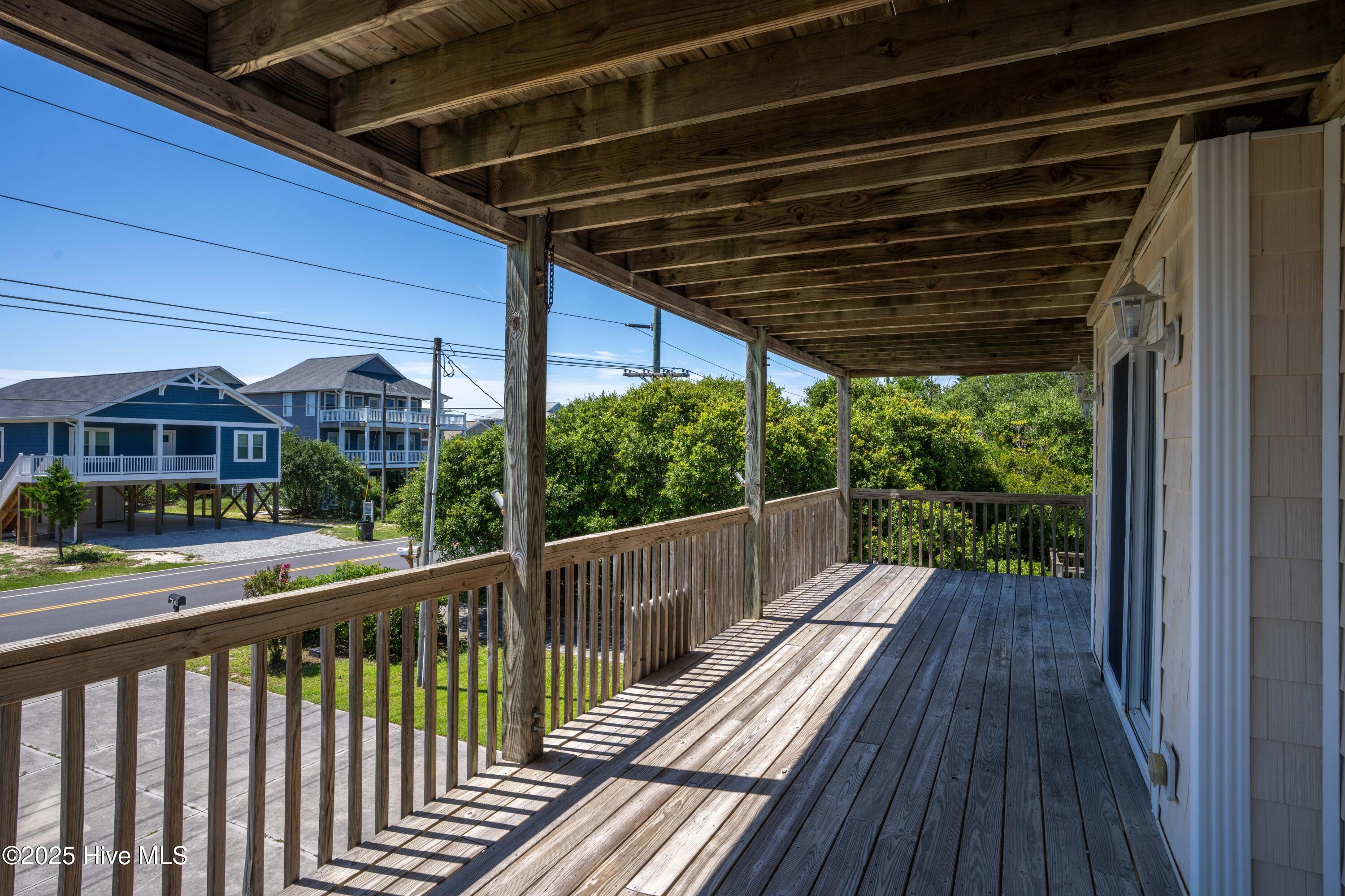 1125 S Topsail Drive