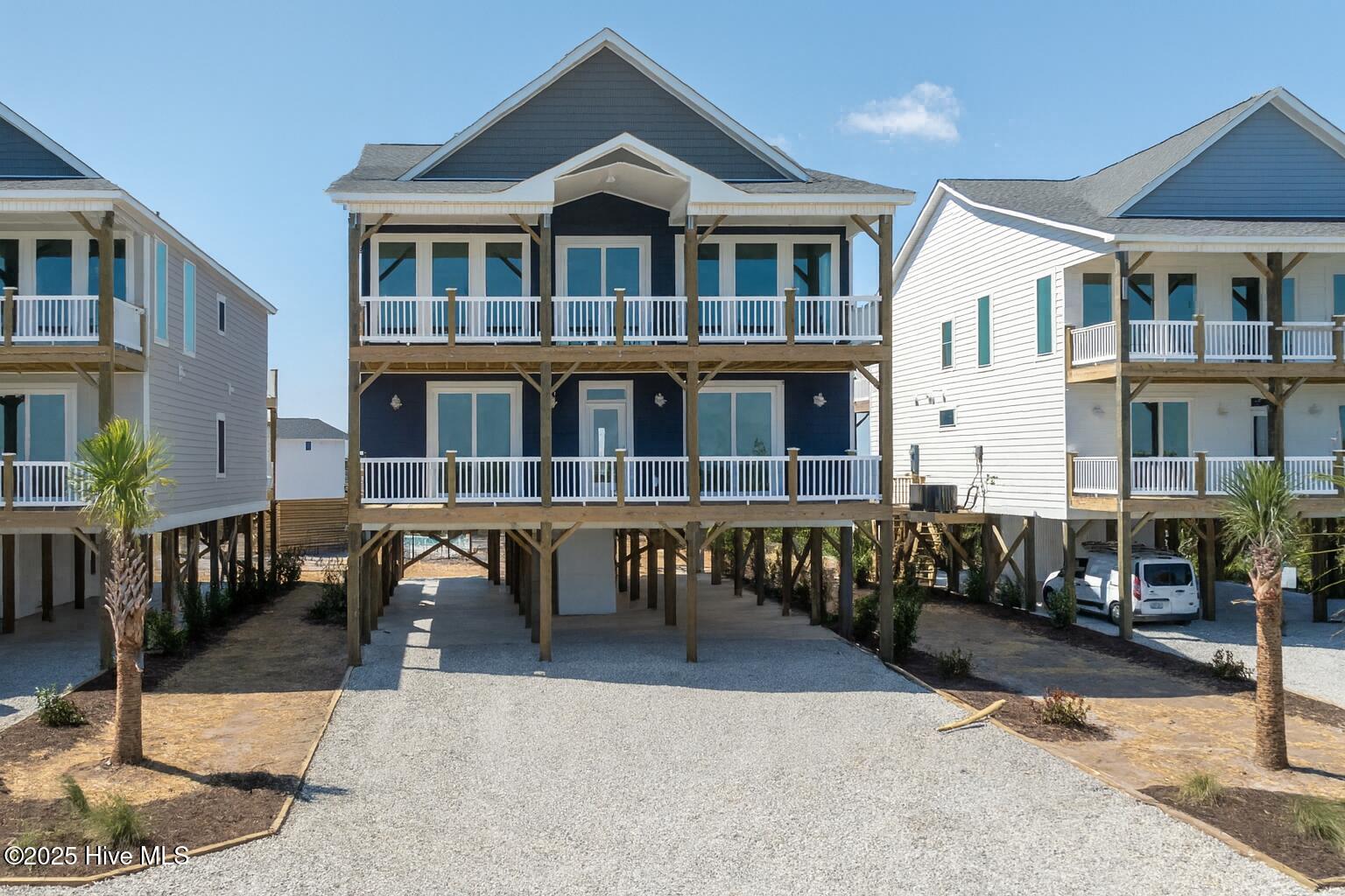 113 Lacosta Place