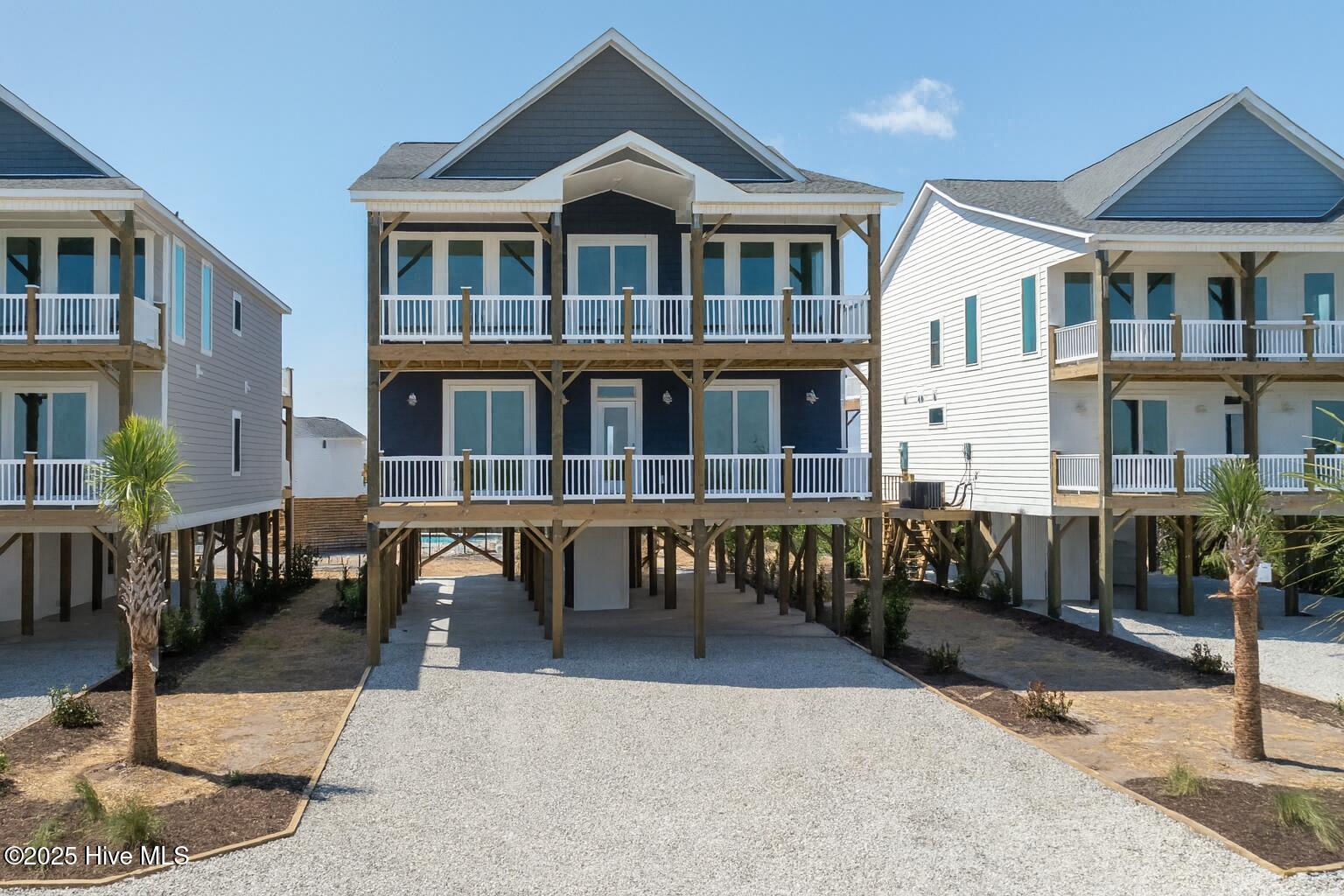 113 Lacosta Place