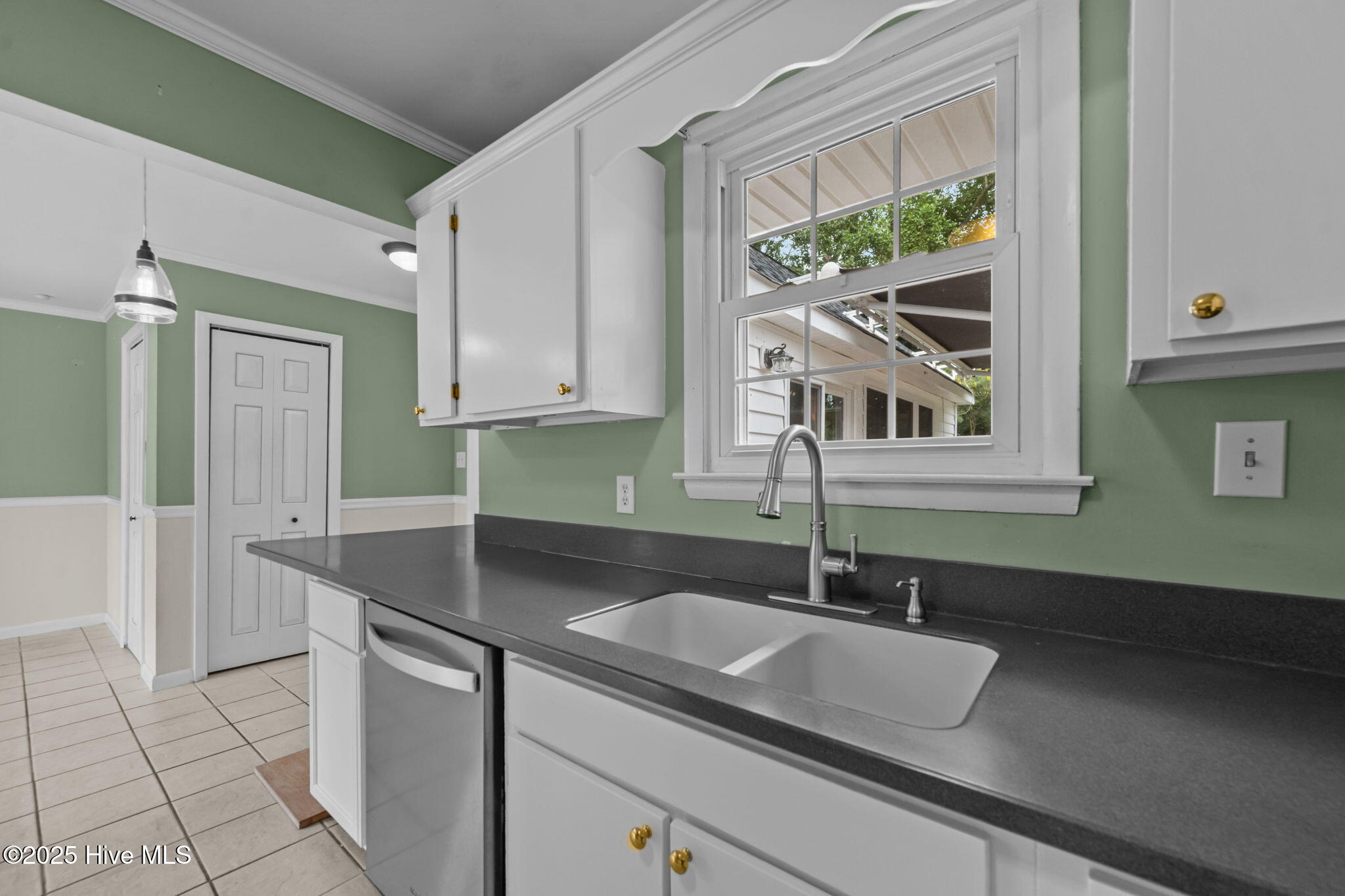 718 Gardenview Drive