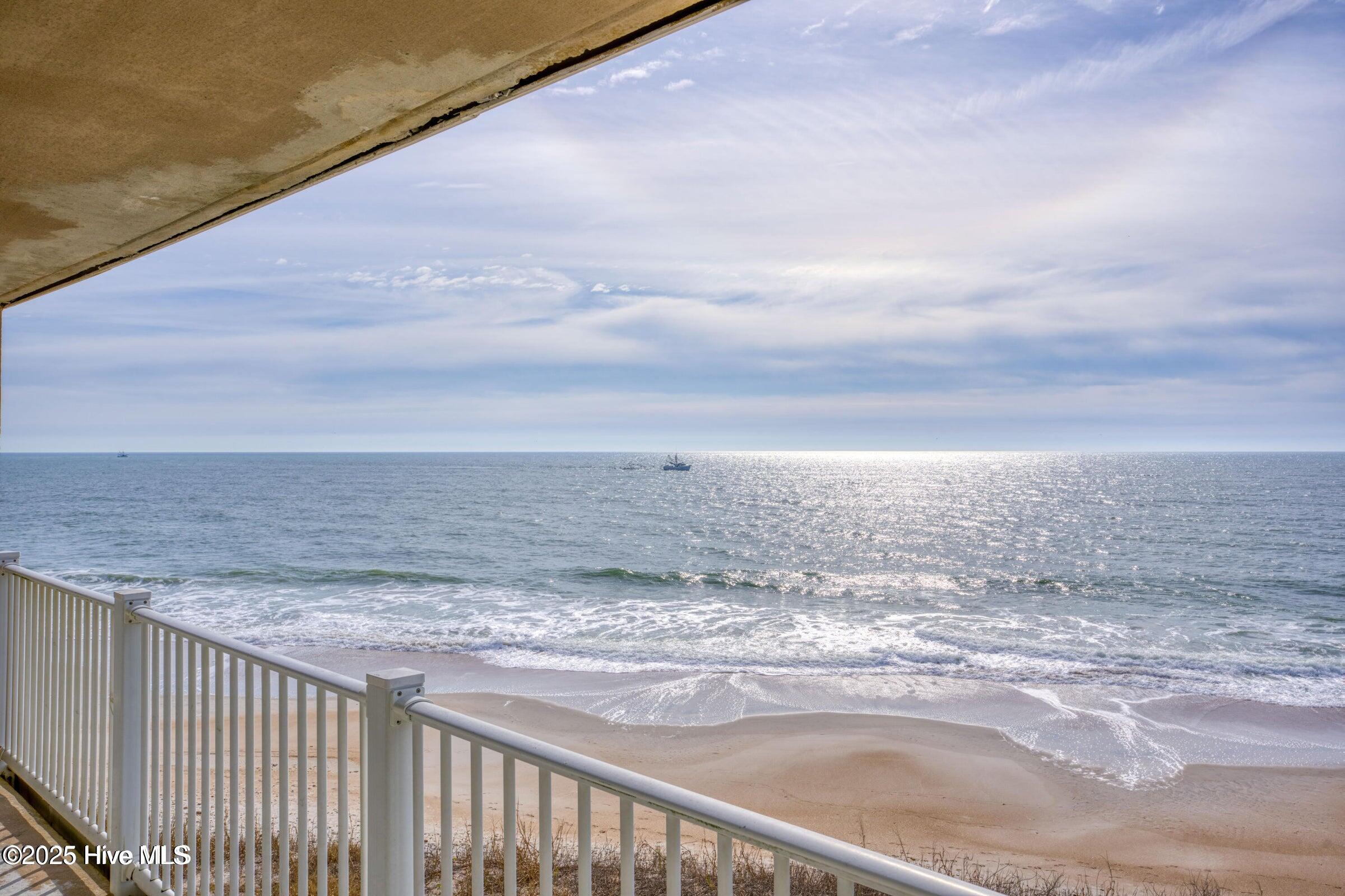 2000 New River Inlet Road, 1207