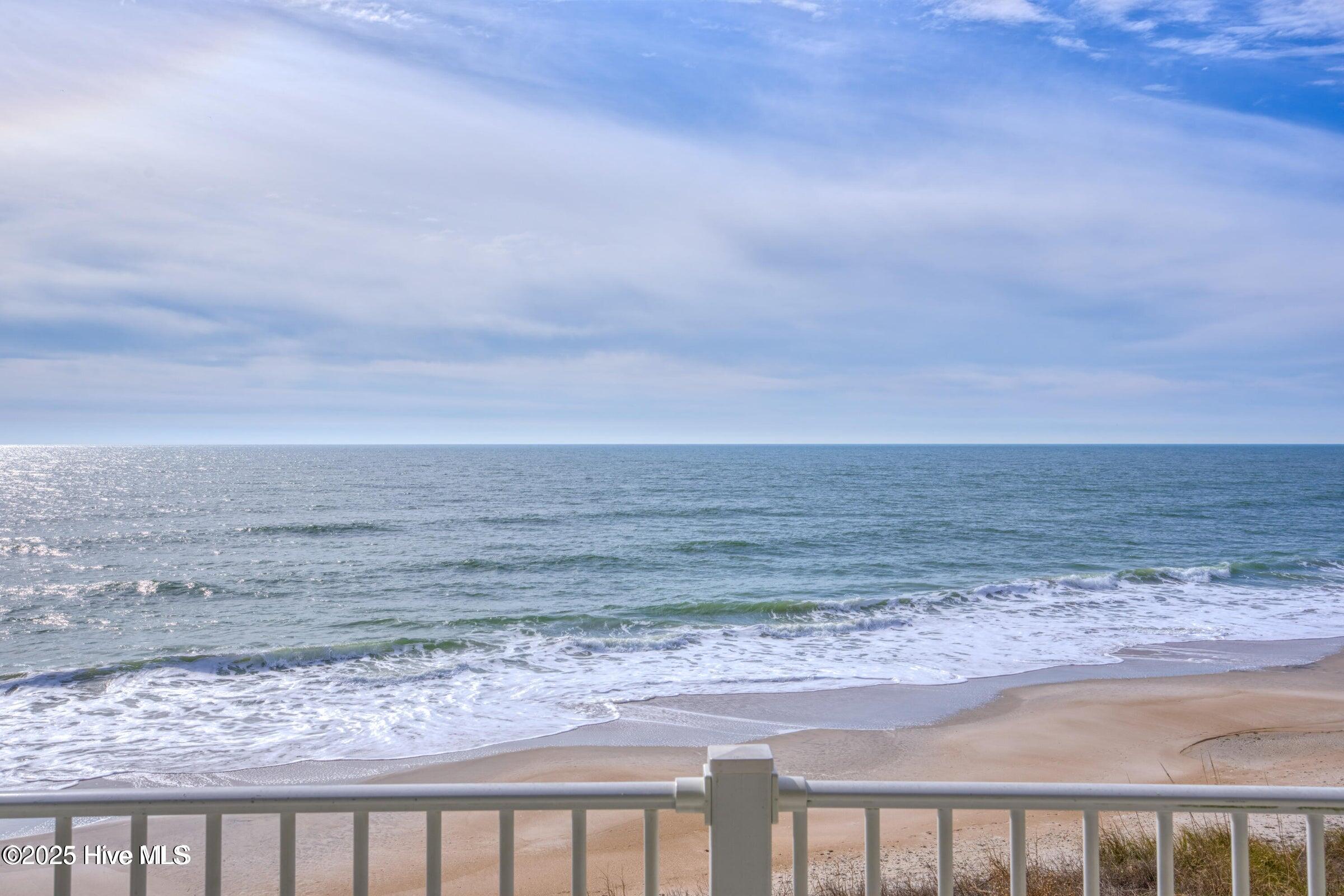 2000 New River Inlet Road, 1207