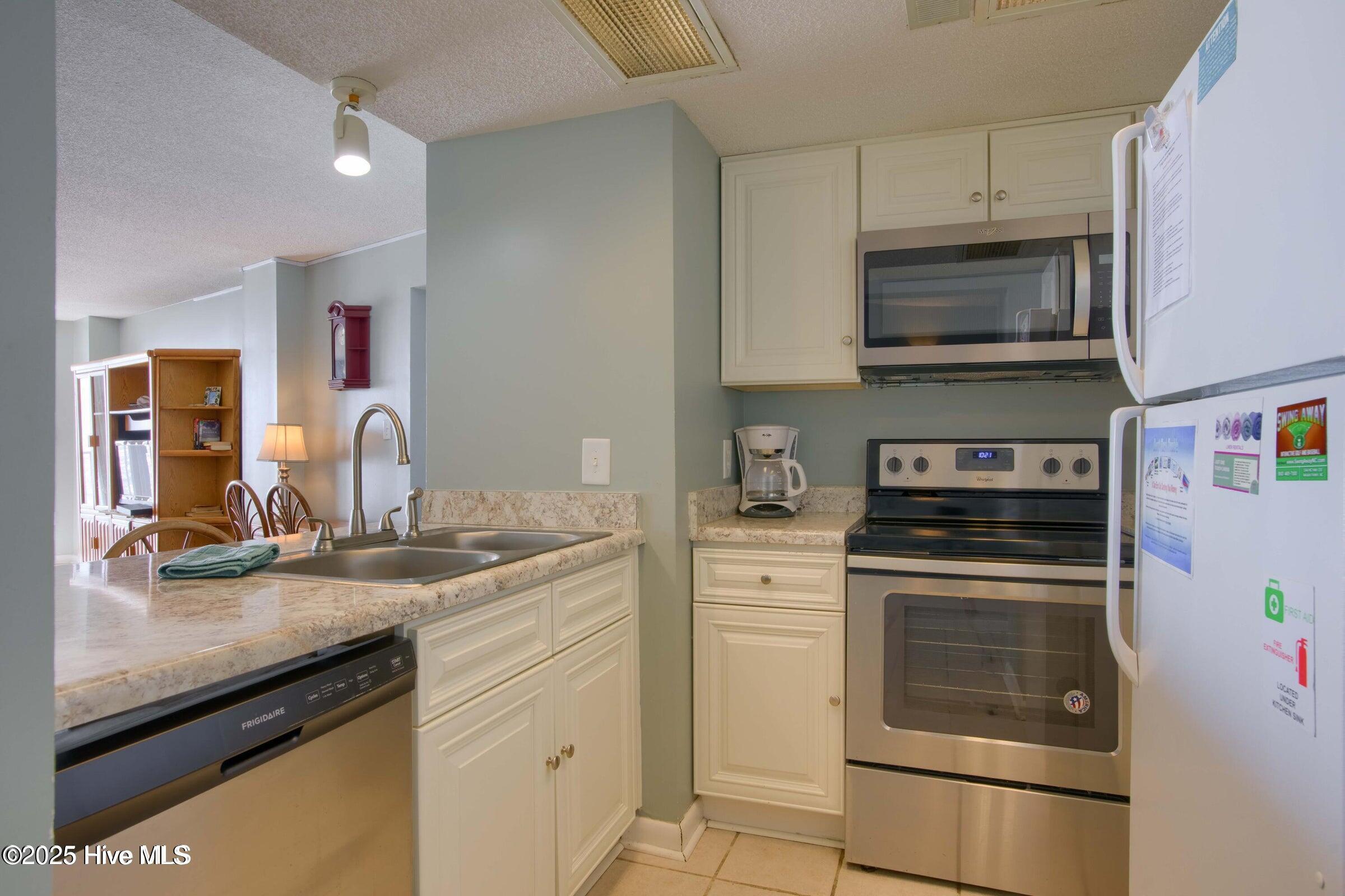 2000 New River Inlet Road, 1207