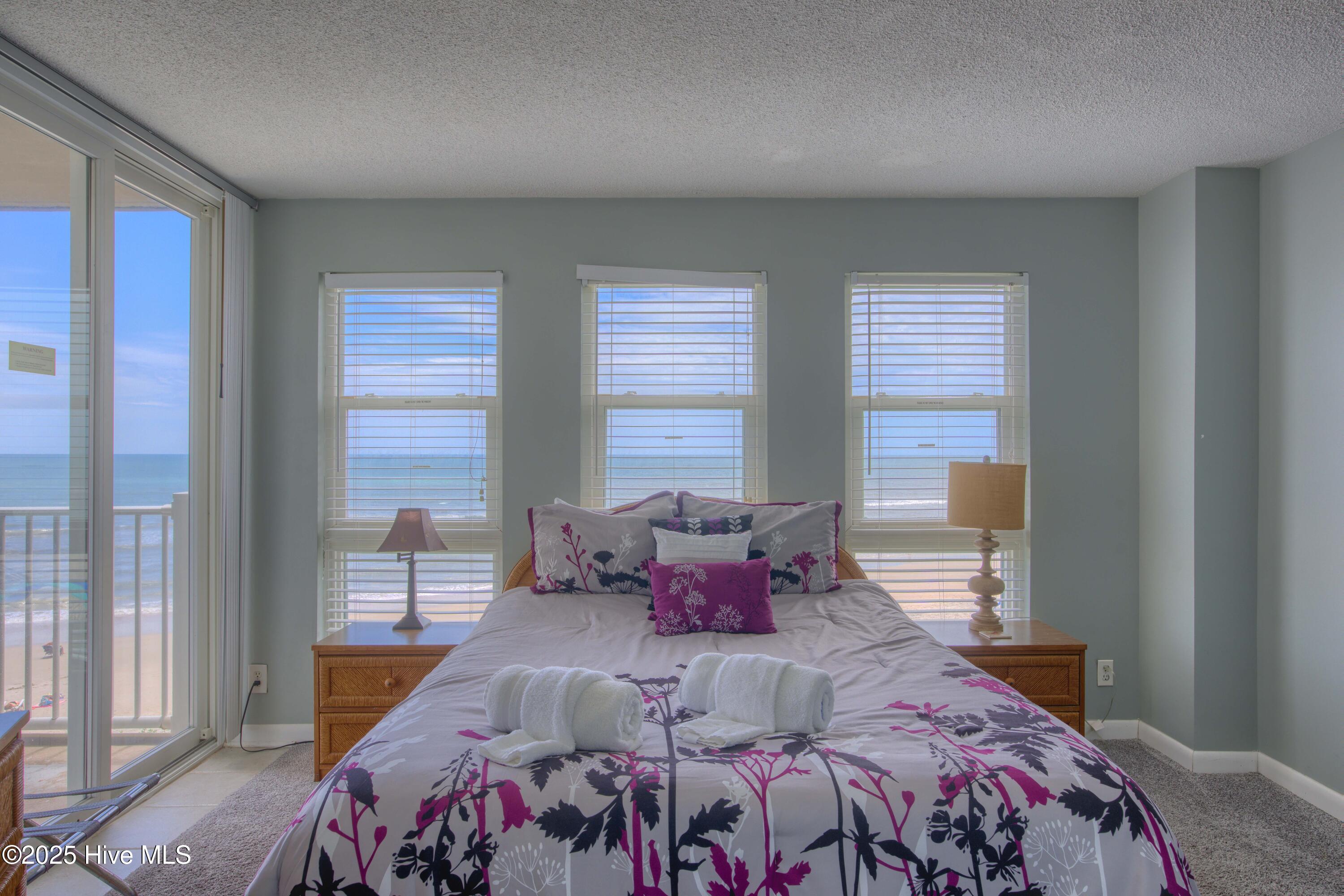 2000 New River Inlet Road, 1207