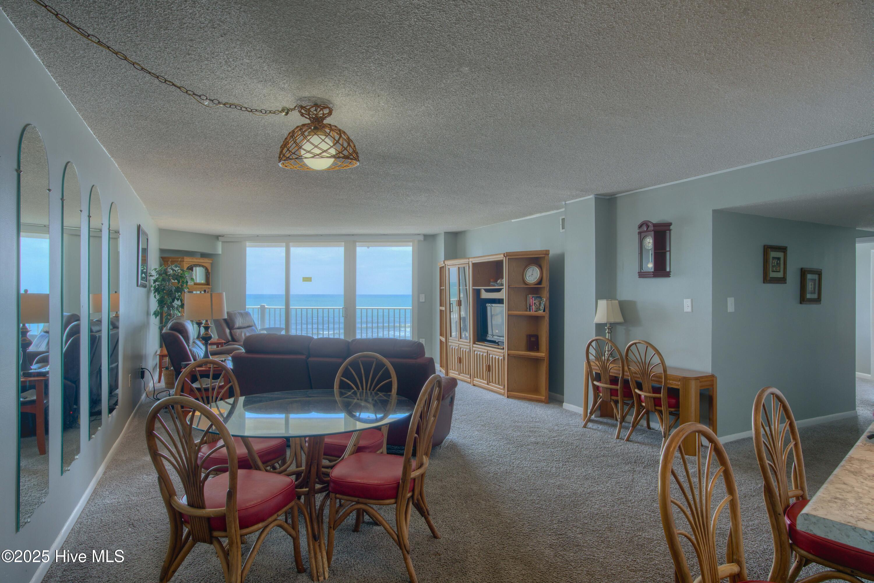 2000 New River Inlet Road, 1207